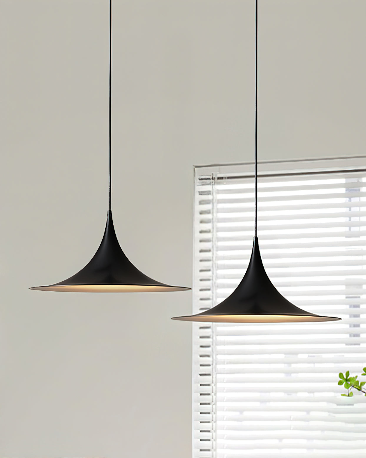 Viro Pendant Lamp Slim Neck and Wide Flare Contemporary Dining-Neutral Decor
