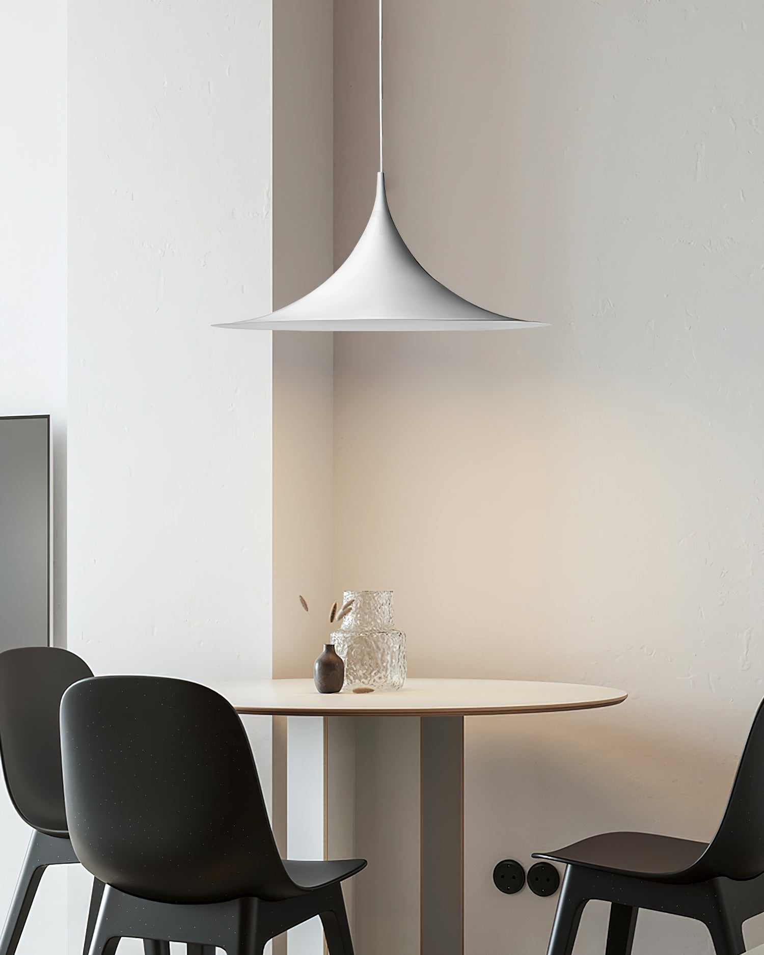 Viro Pendant Lamp Slim Neck and Wide Flare Contemporary Dining-Neutral Decor