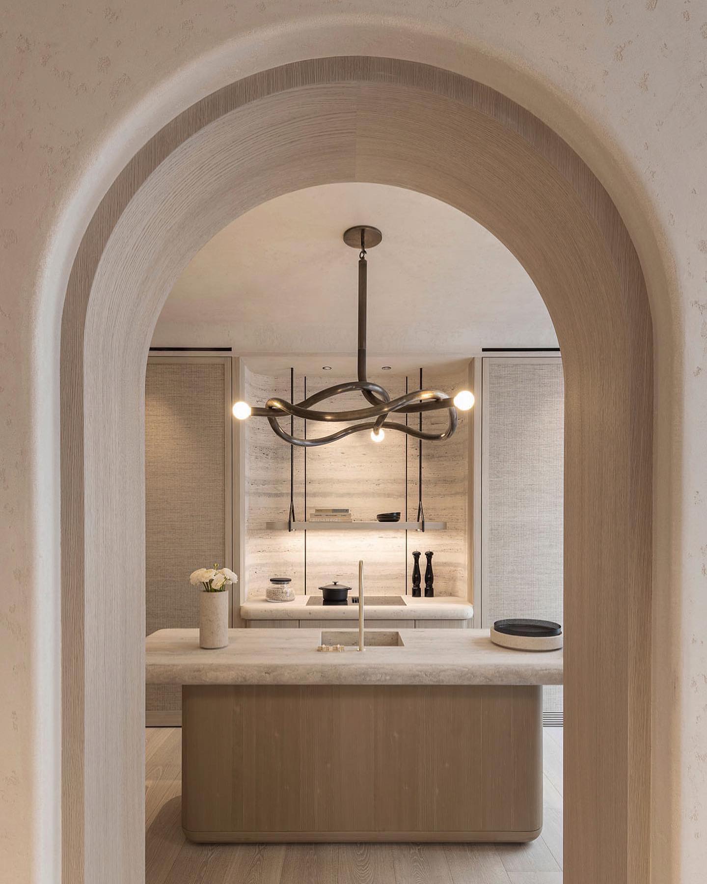 Aveline Chandelier