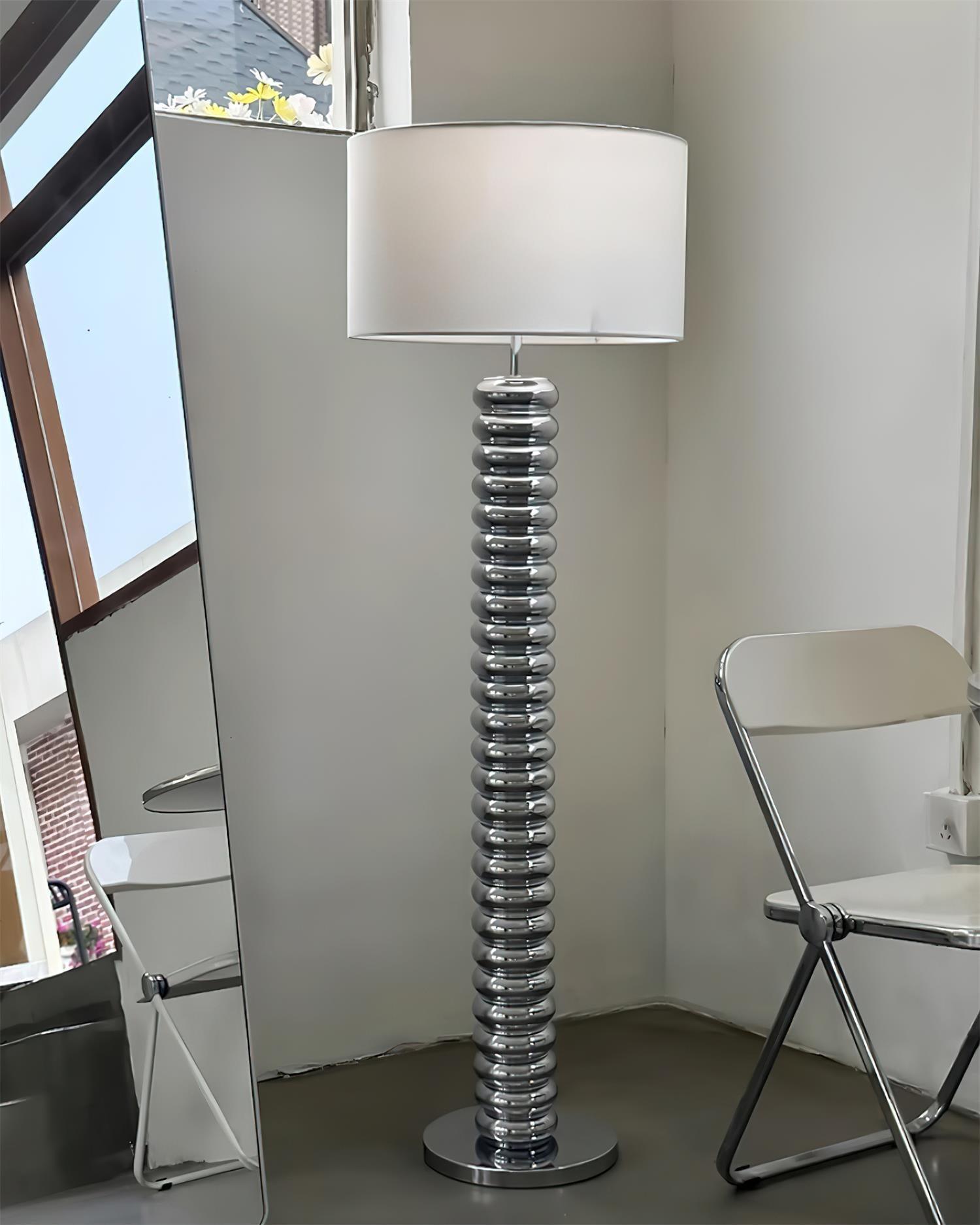Twisy Floor Lamp