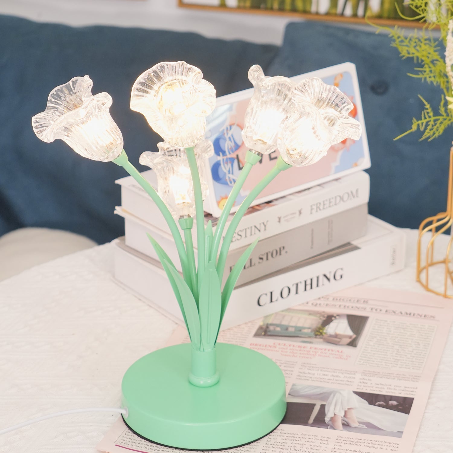 Aurdoril Whimsical Glass Table Lamp-Neutral Decor
