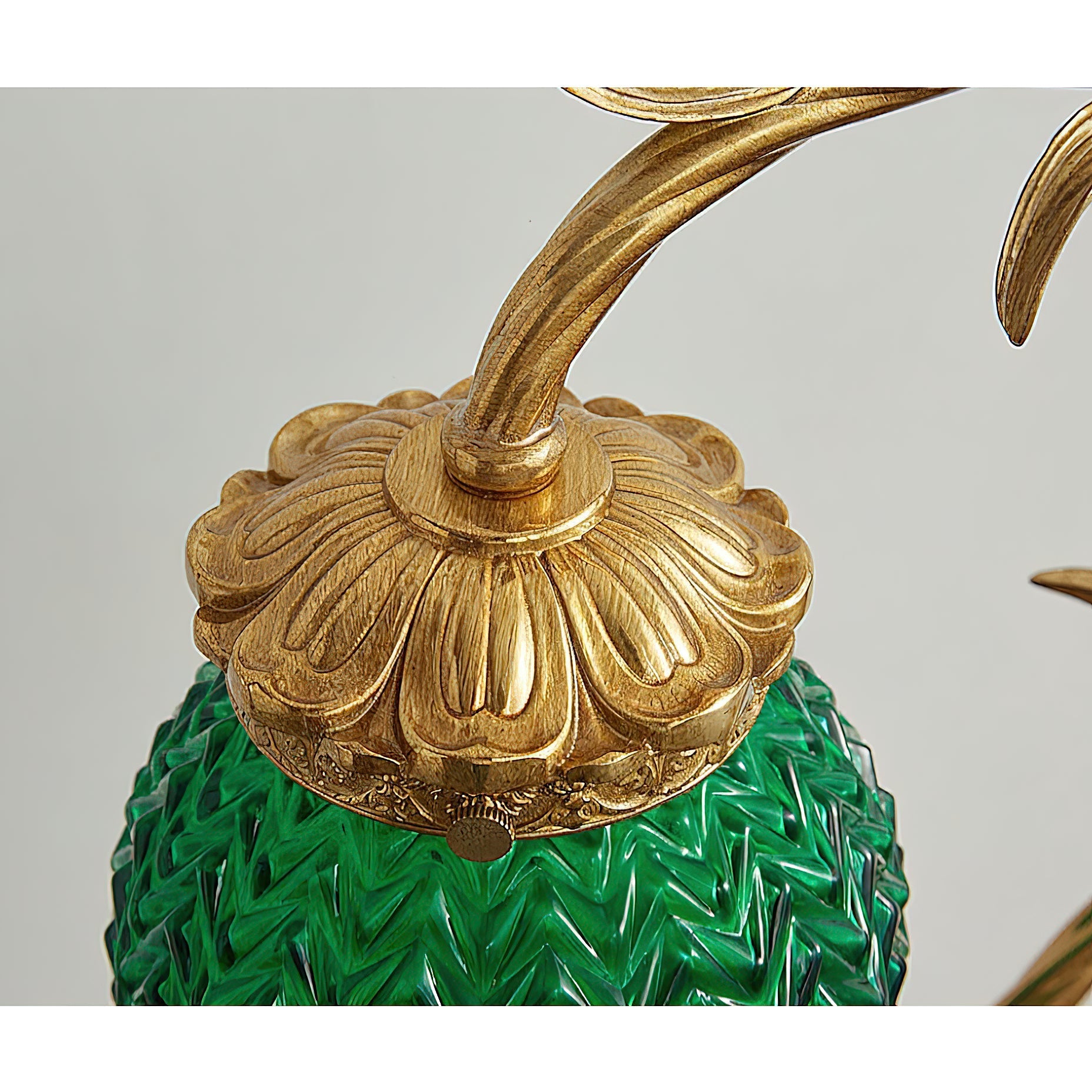 Turco Table Lamp dimensions overlay.