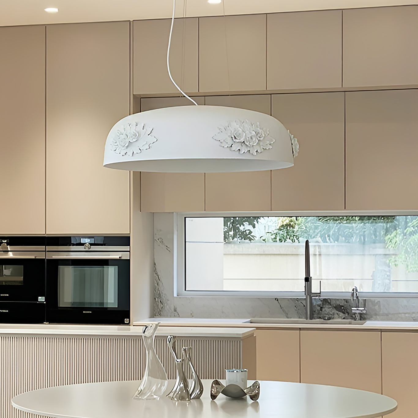 Vilaeos Minimalist Resin Wall Light-Neutral Decor