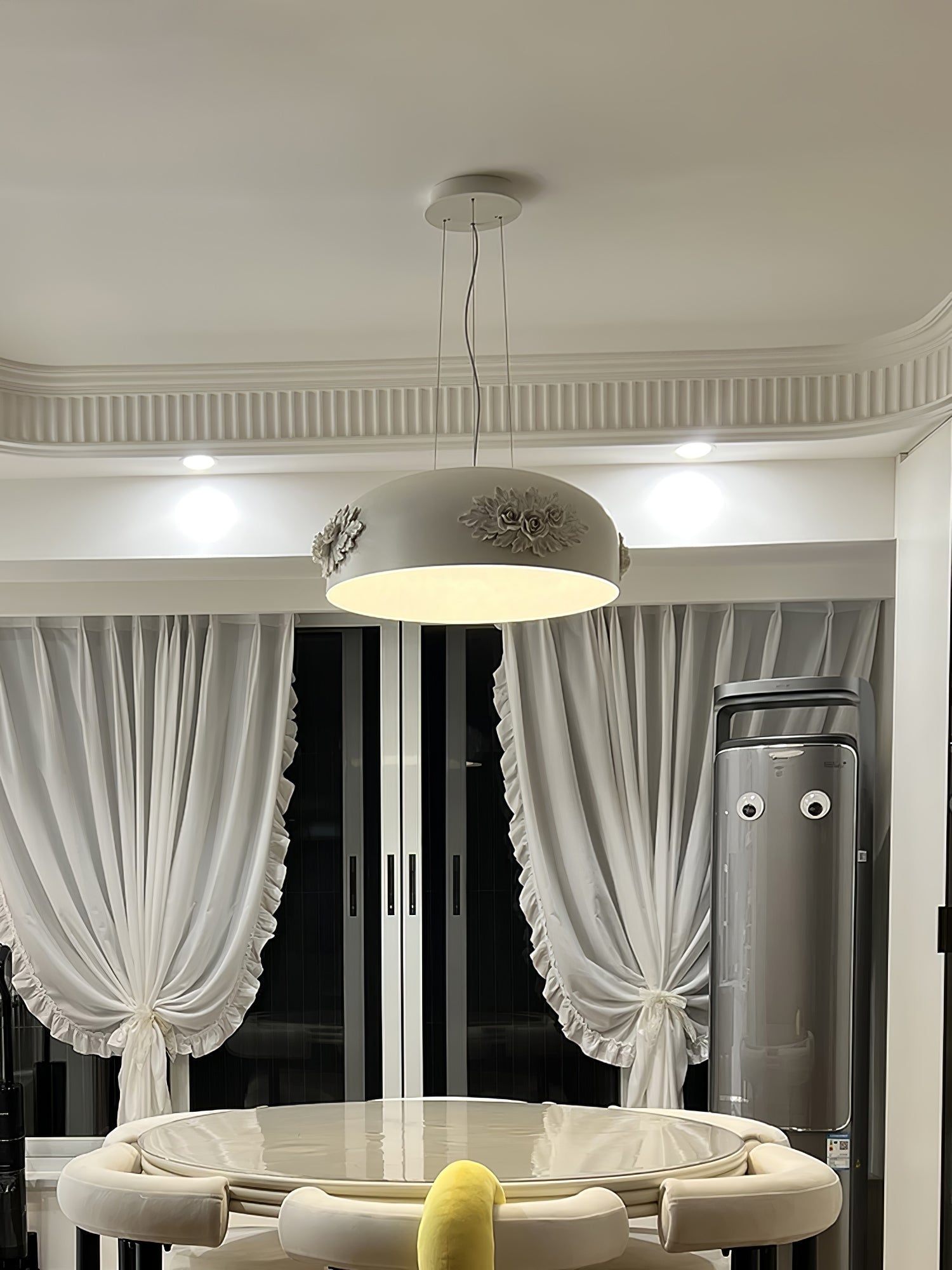 Vilaeos Minimalist Resin Wall Light-Neutral Decor
