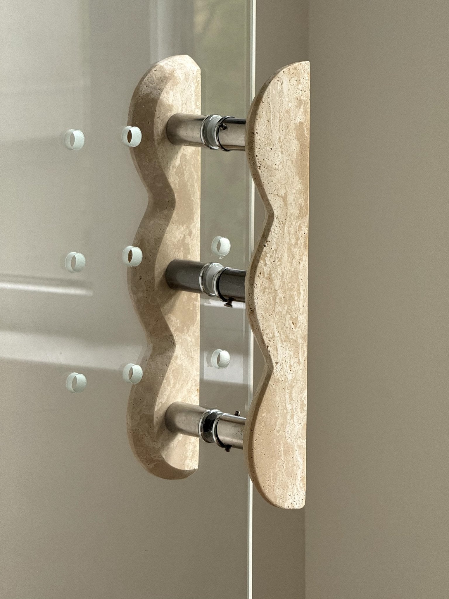 Twin-Curve Pull Handle-Neutral Decor