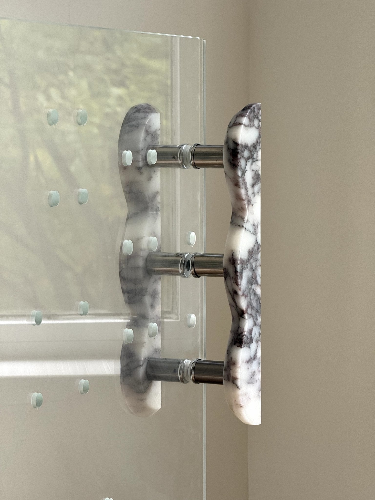 Twin-Curve Pull Handle-Neutral Decor