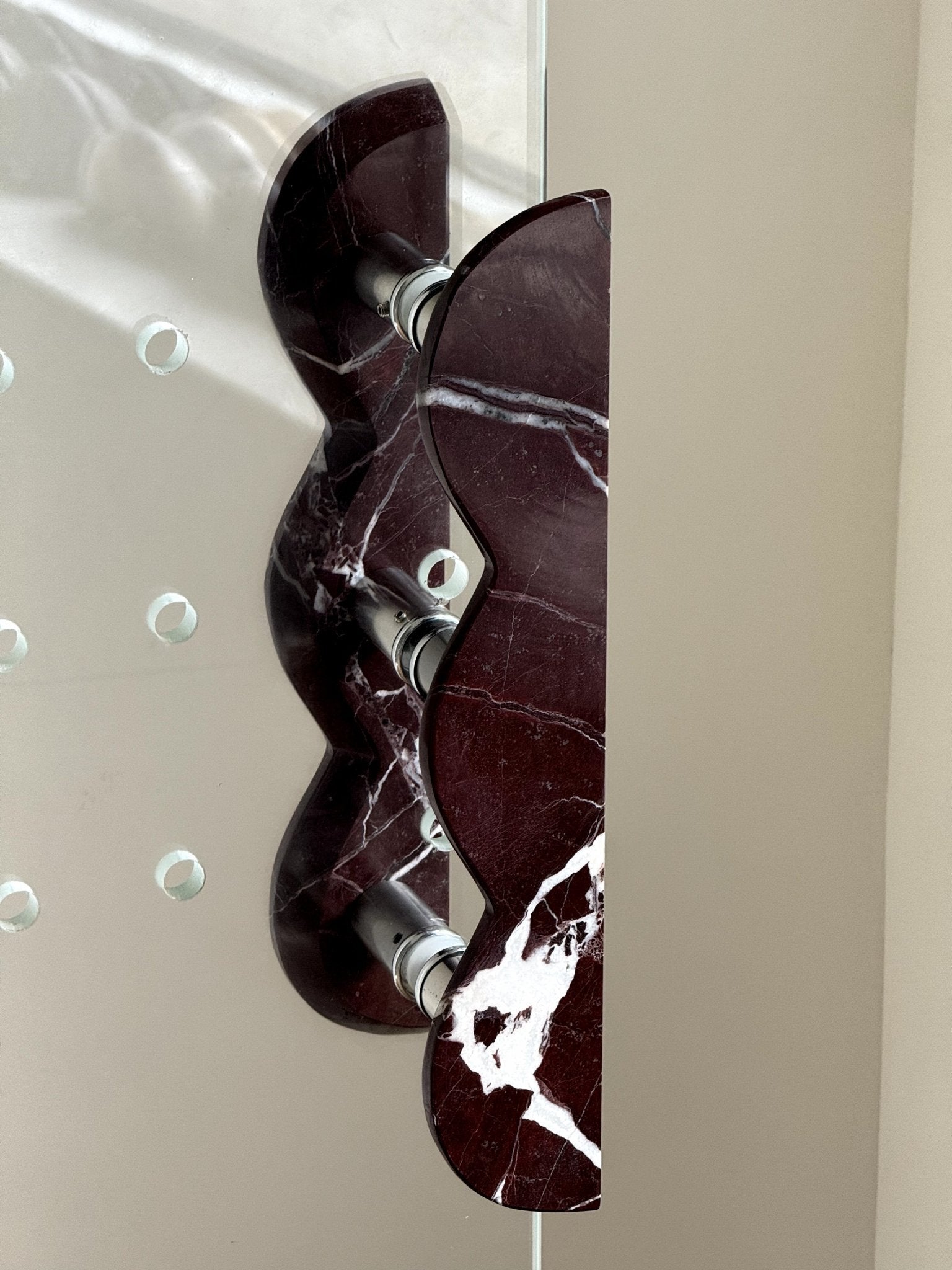 Twin-Curve Pull Handle-Neutral Decor