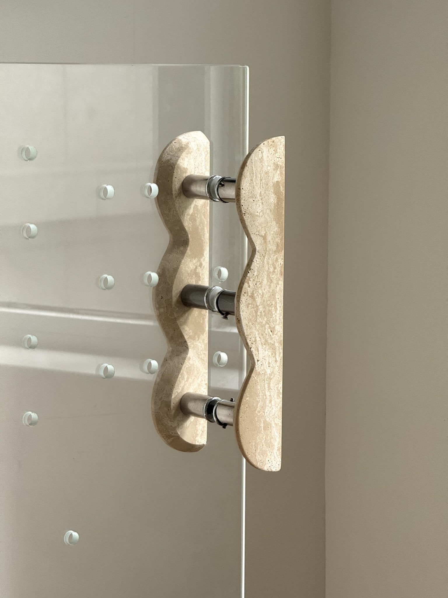 Twin-Curve Pull Handle-Neutral Decor