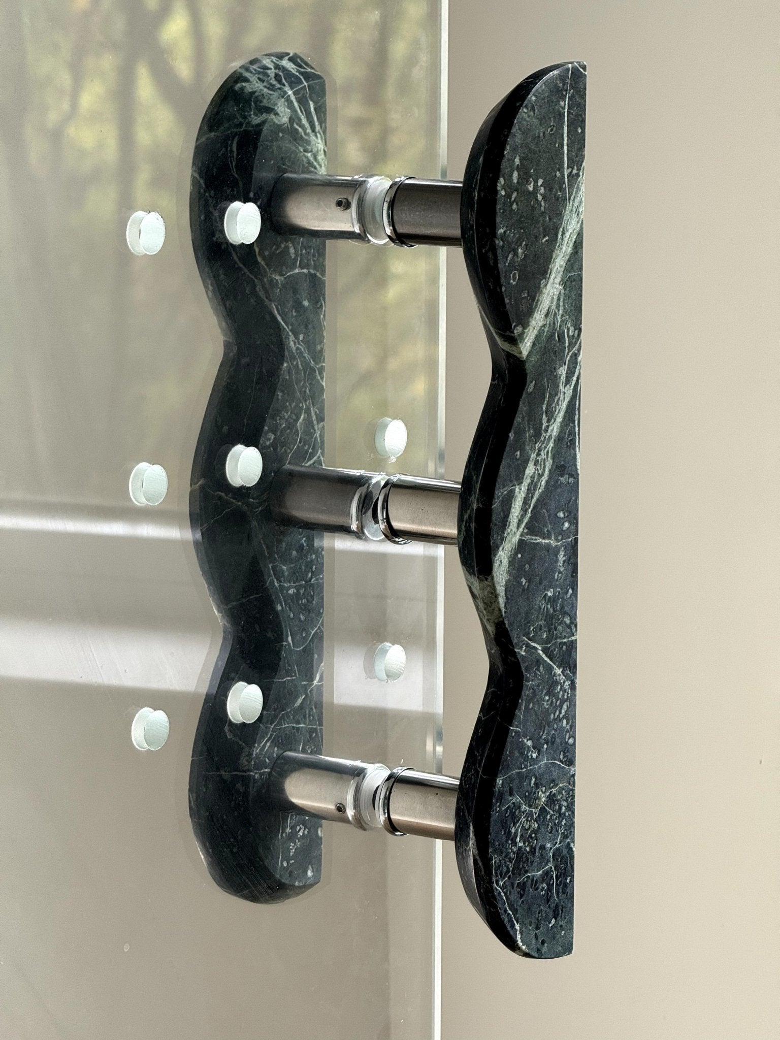 Twin-Curve Pull Handle-Neutral Decor