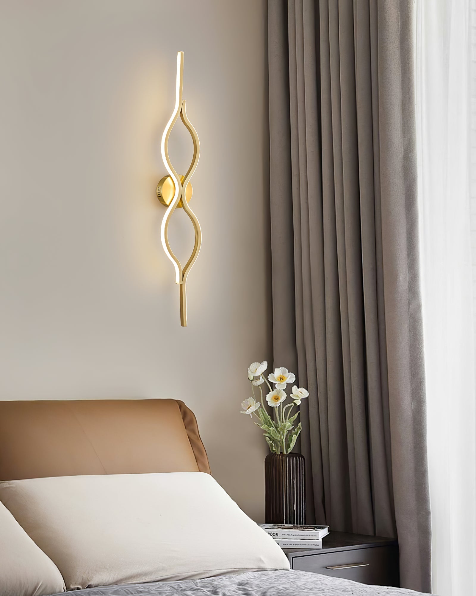 Myvenen Classic Twist Brass Wall Light-Neutral Decor