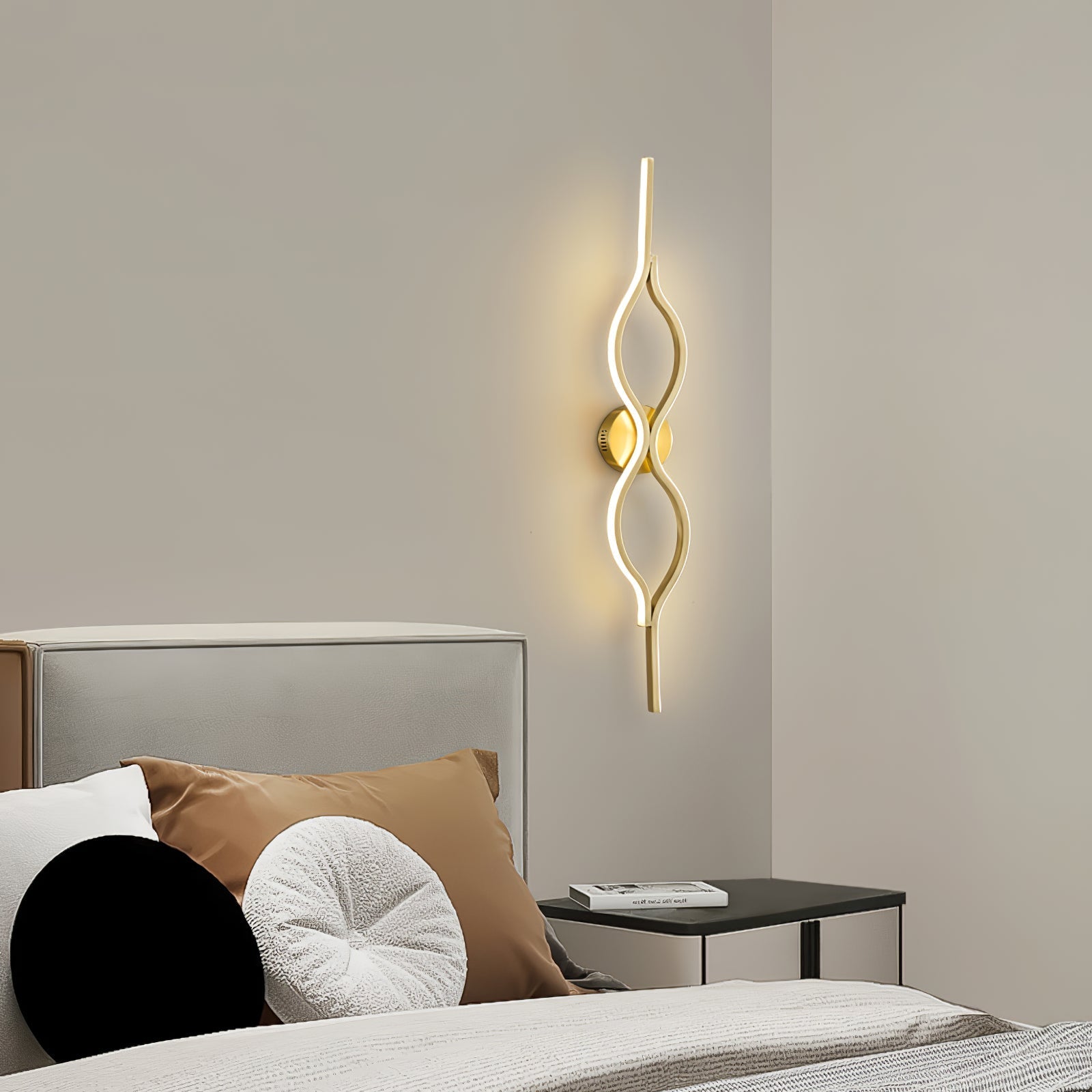 Myvenen Classic Twist Brass Wall Light-Neutral Decor