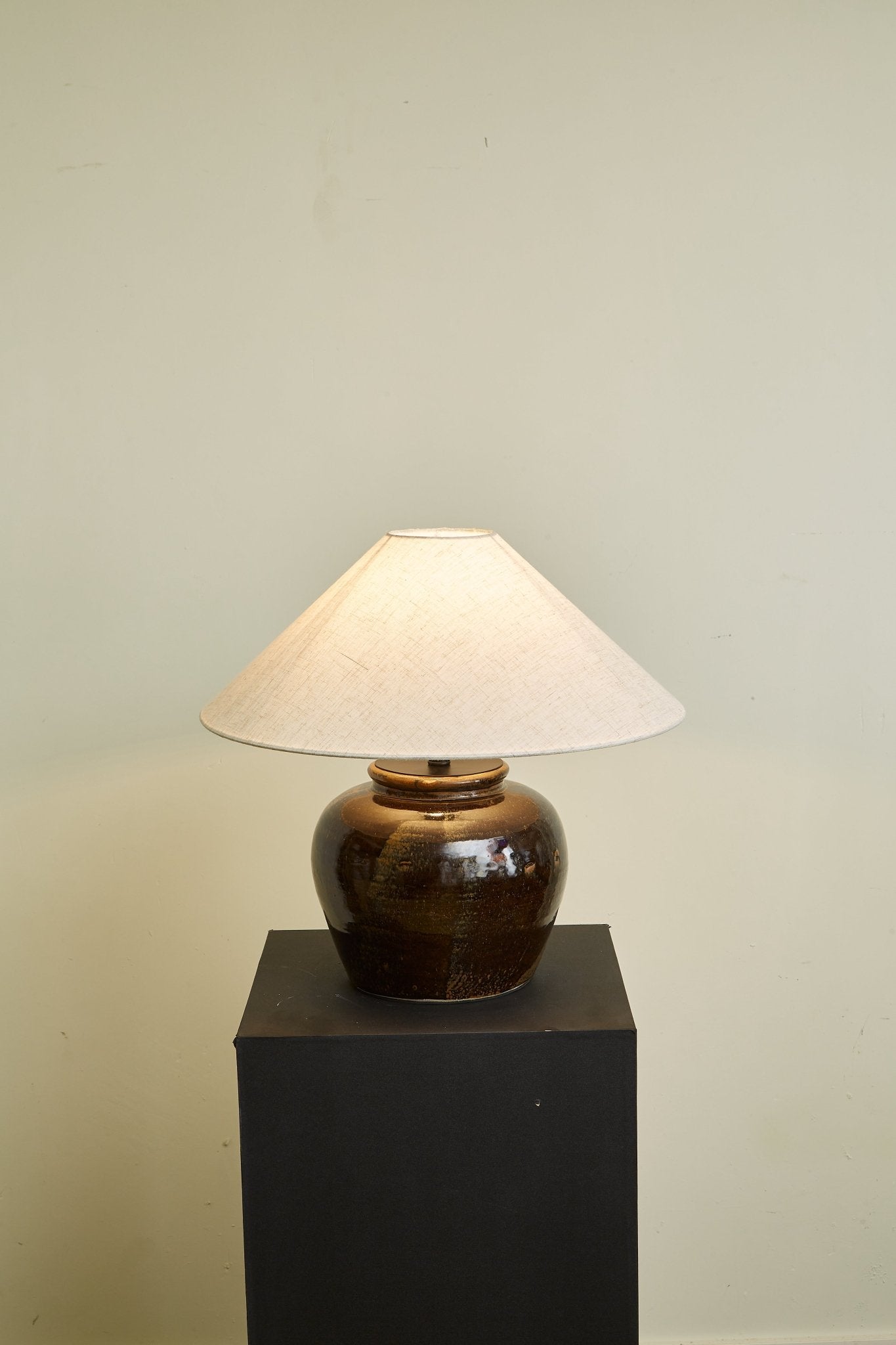 Ravien Umber Jar Table Lamp-Neutral Decor