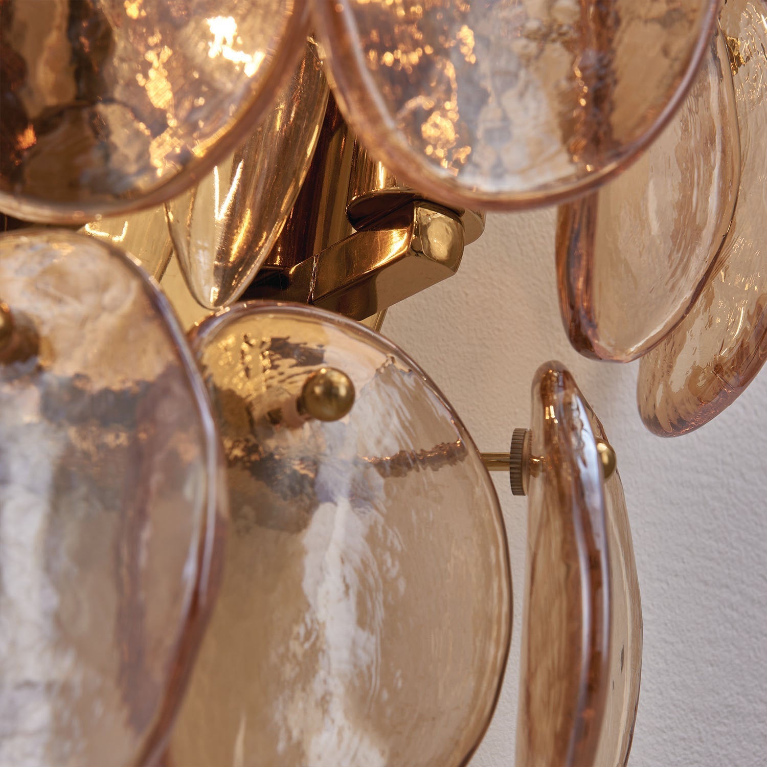Aurora Wall Lamp Amber Glass Disc Fish Scale Brass-Neutral Decor