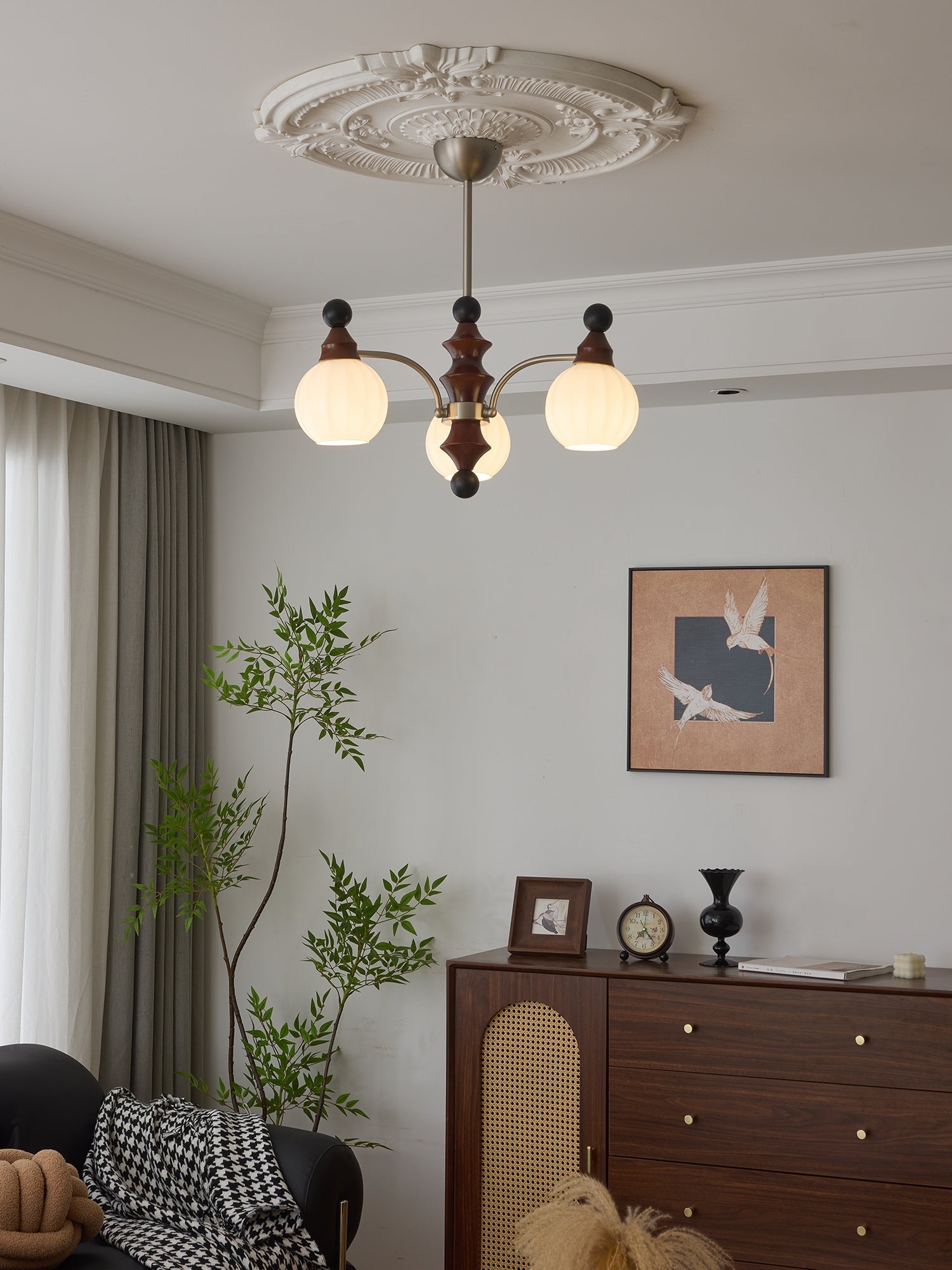Zosilara Traditional Elegance Wood Chandelier-Neutral Decor