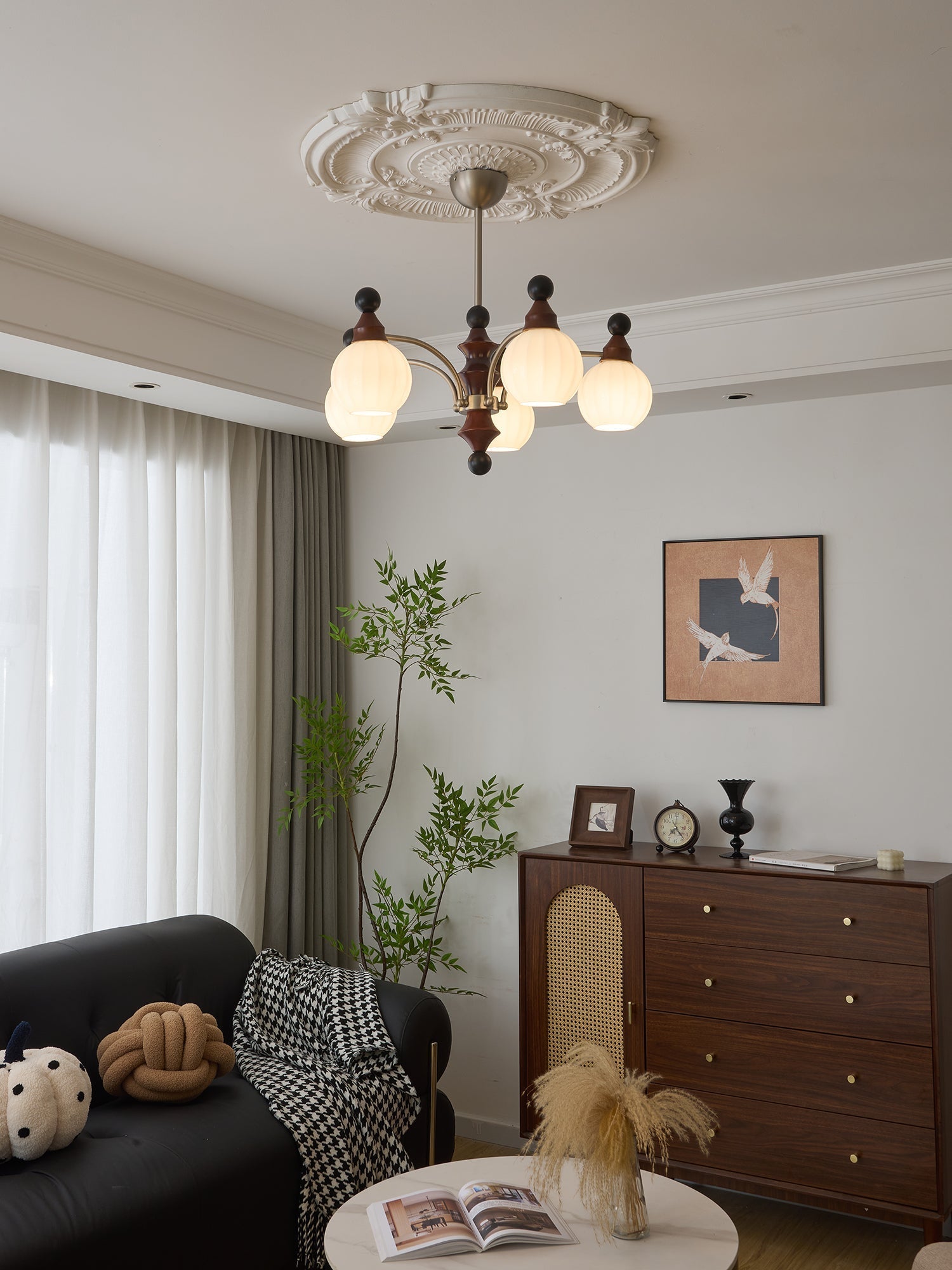 Zosilara Traditional Elegance Wood Chandelier-Neutral Decor