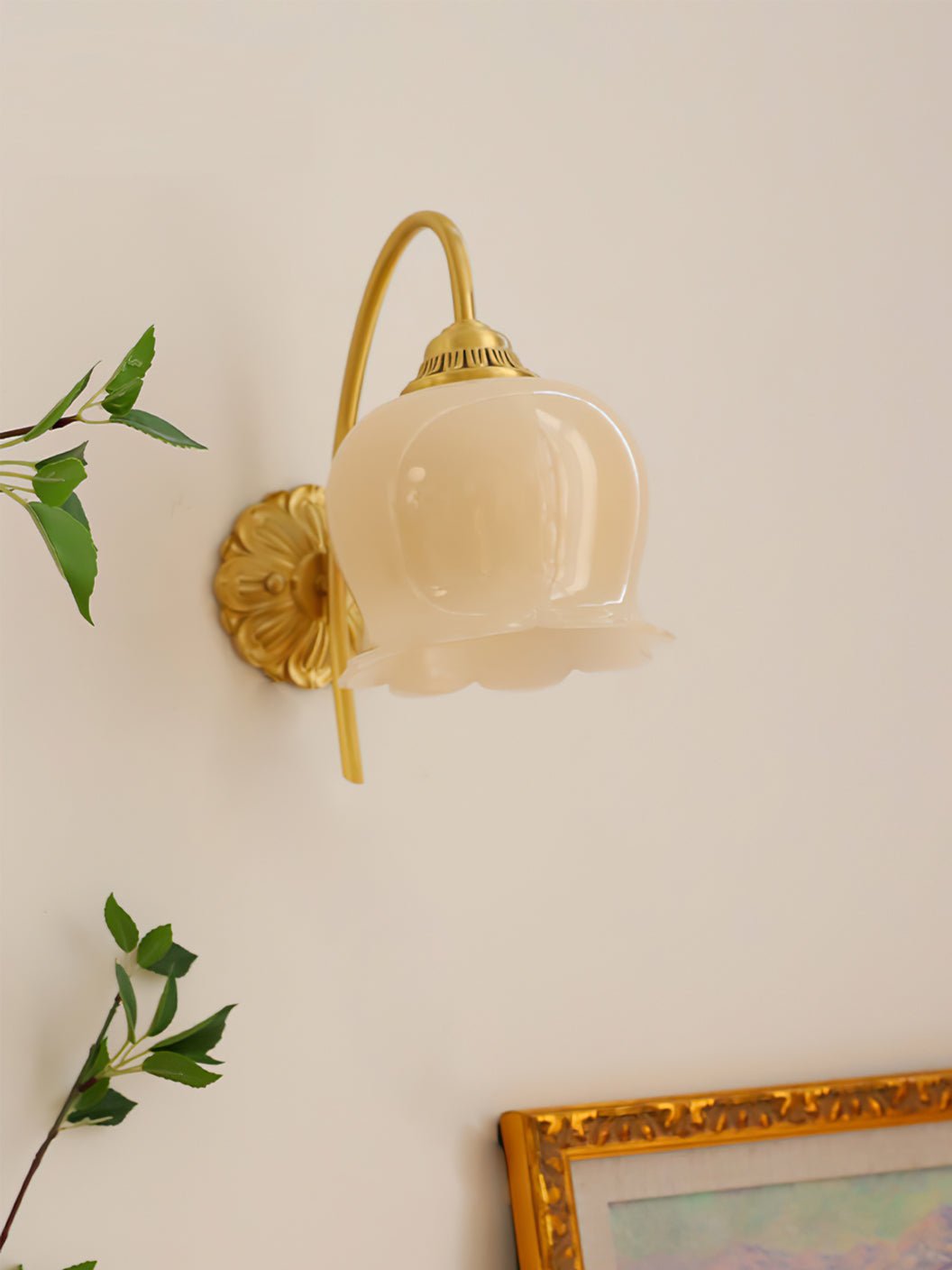 Dazell Art Flower Brass Resin Wall Lamp-Neutral Decor