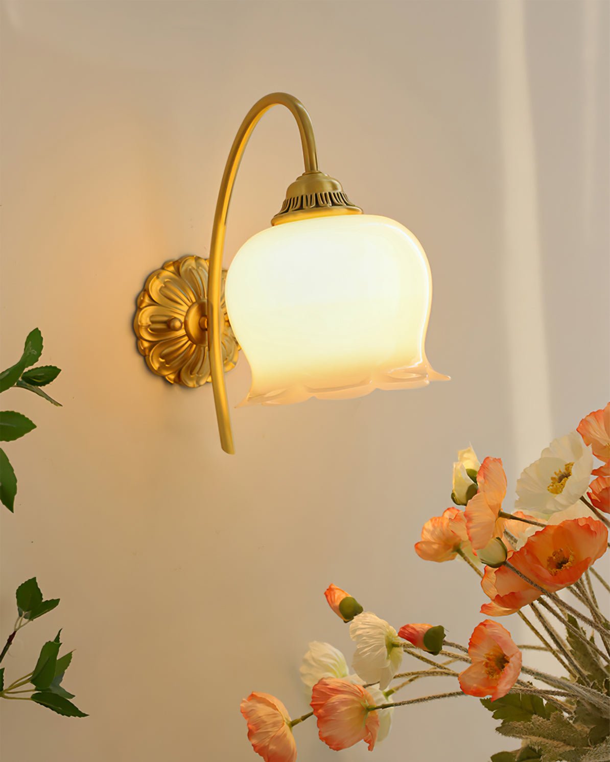 Dazell Art Flower Brass Resin Wall Lamp-Neutral Decor