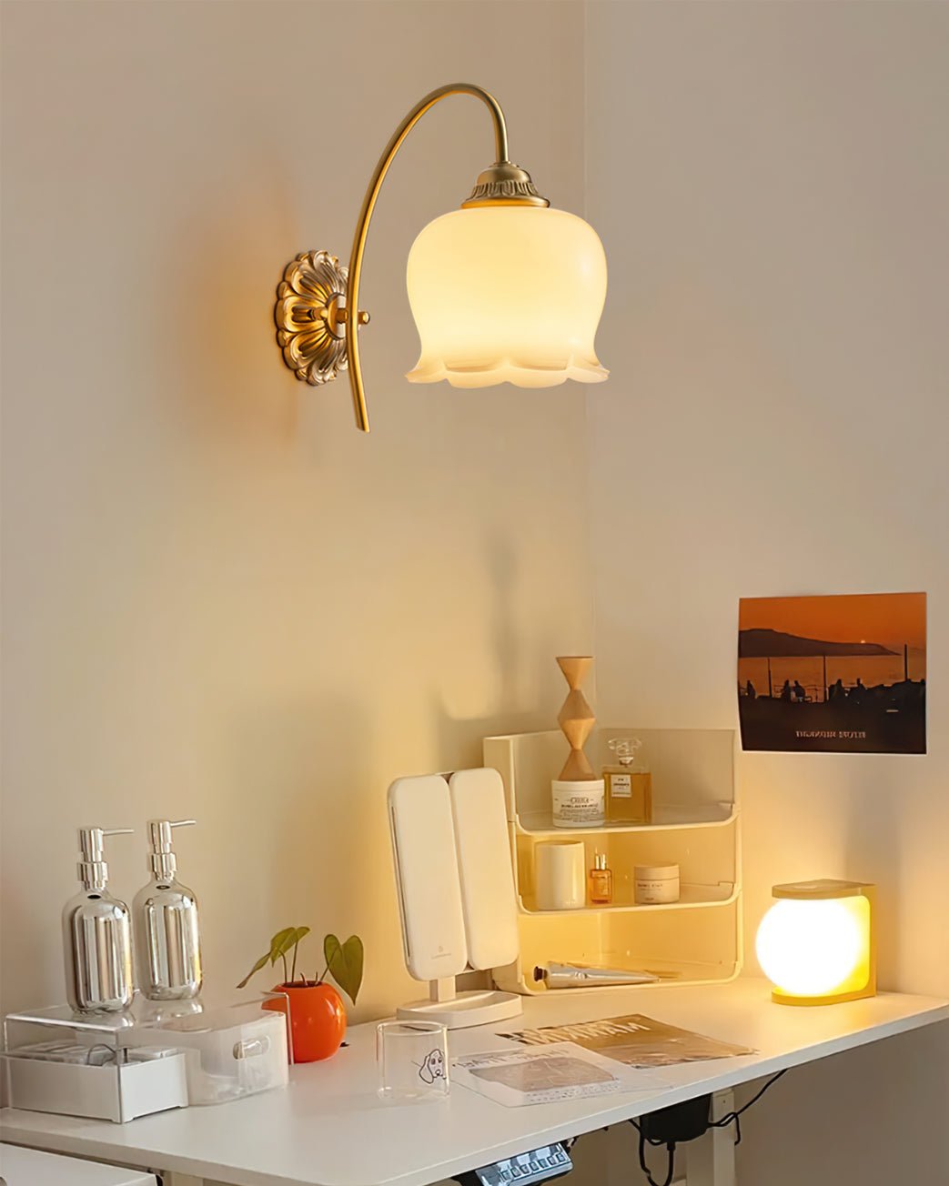 Dazell Art Flower Brass Resin Wall Lamp-Neutral Decor