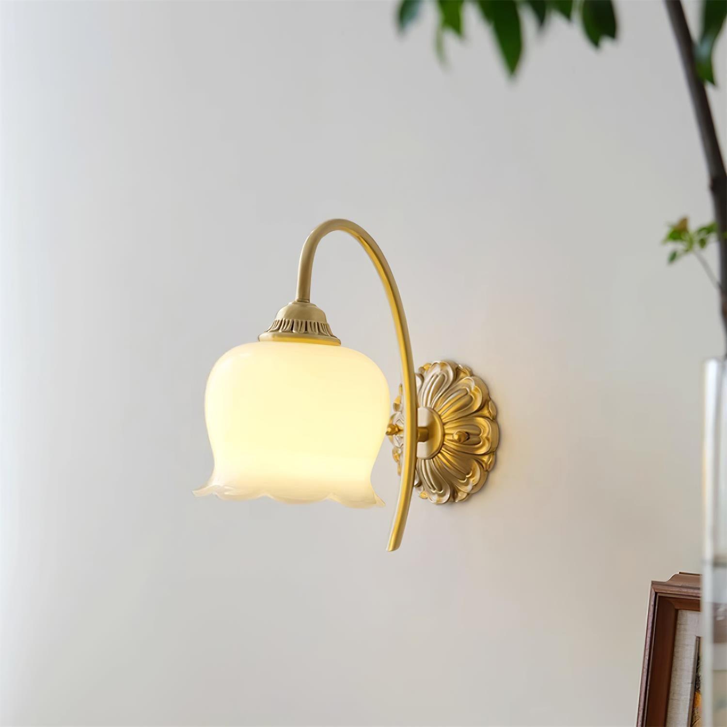 Dazell Art Flower Brass Resin Wall Lamp-Neutral Decor