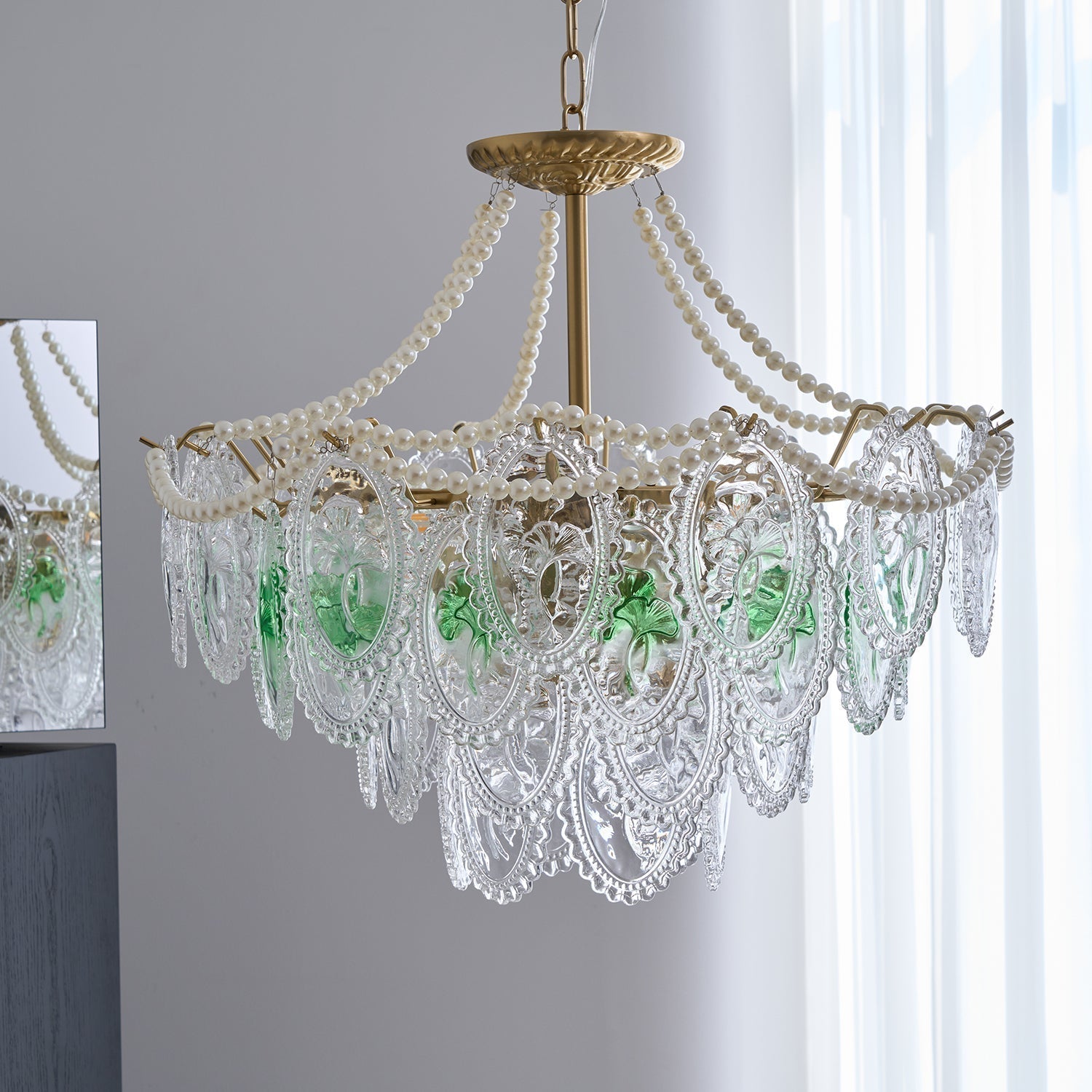 Havin Chandelier Lustrous pearls