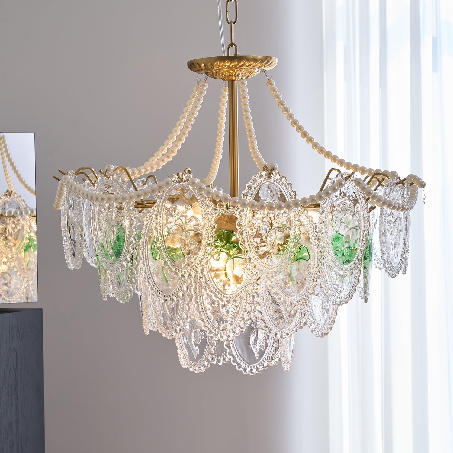 Havin Chandelier Lustrous pearls
