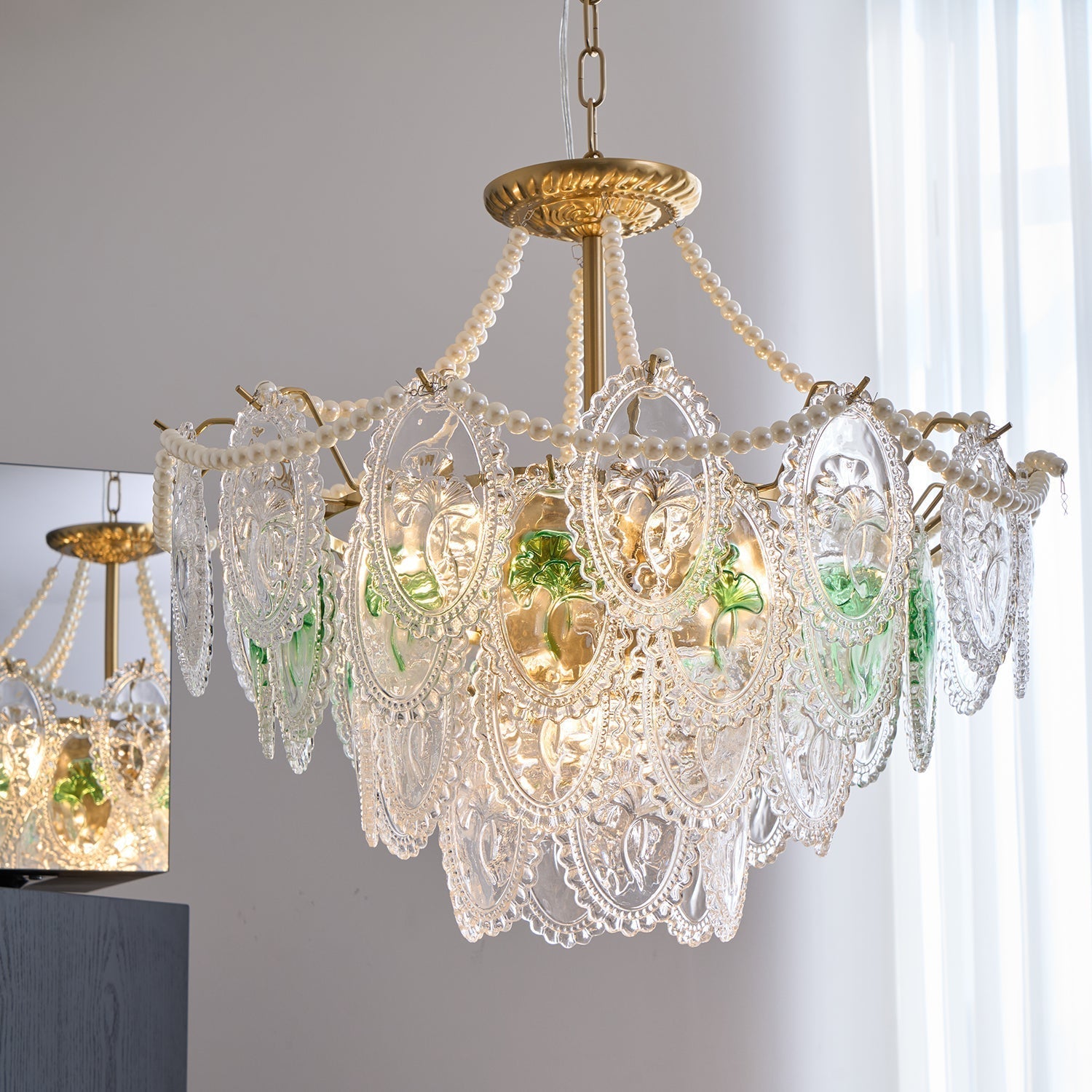 Havin Chandelier Lustrous pearls