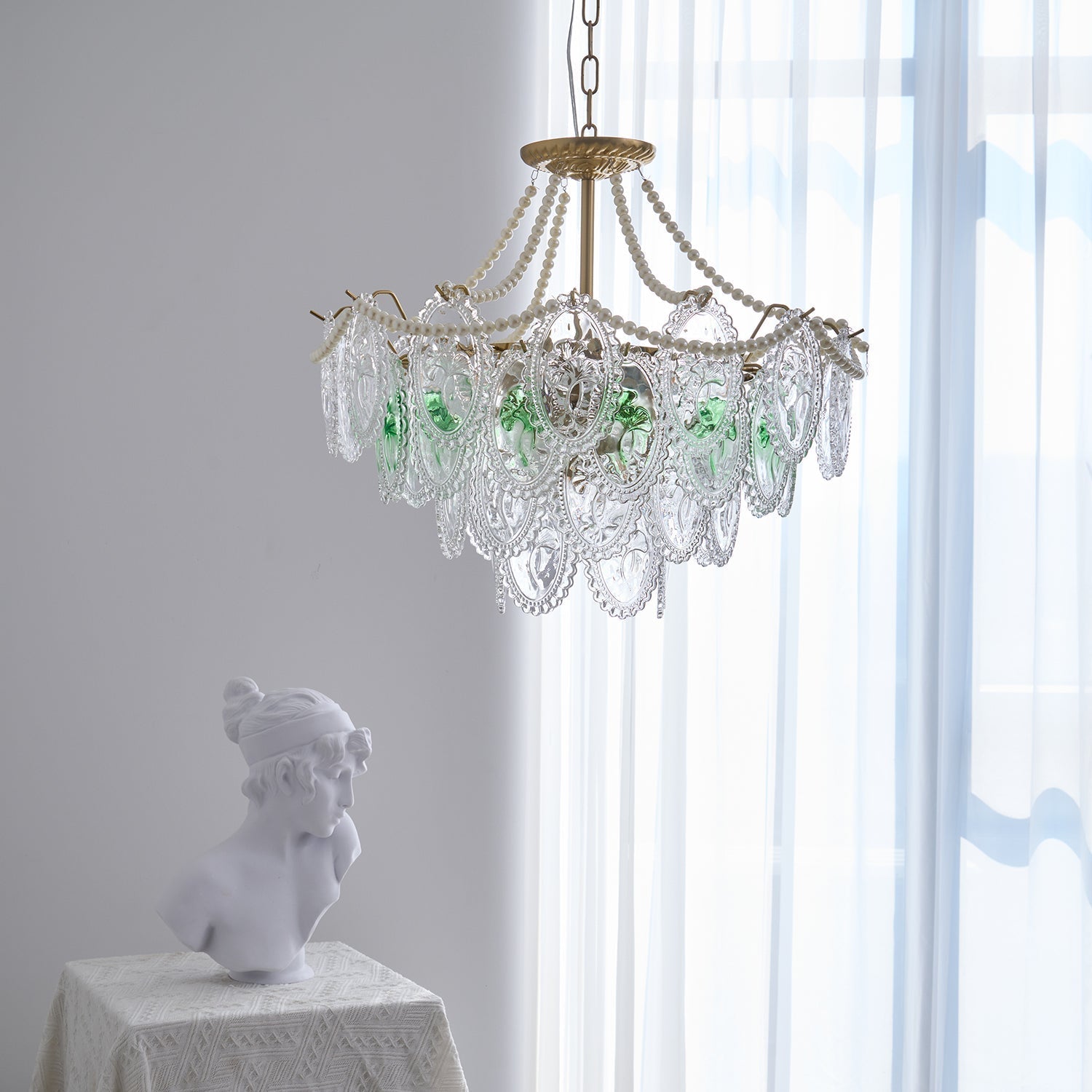 Havin Chandelier Lustrous pearls