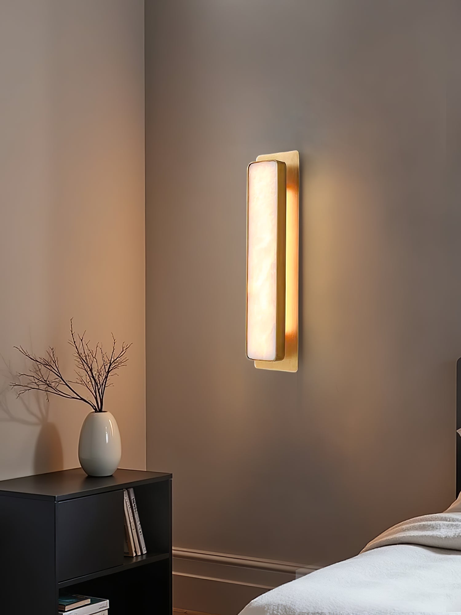 Ollore Linear Alabaster Wall Light-Neutral Decor