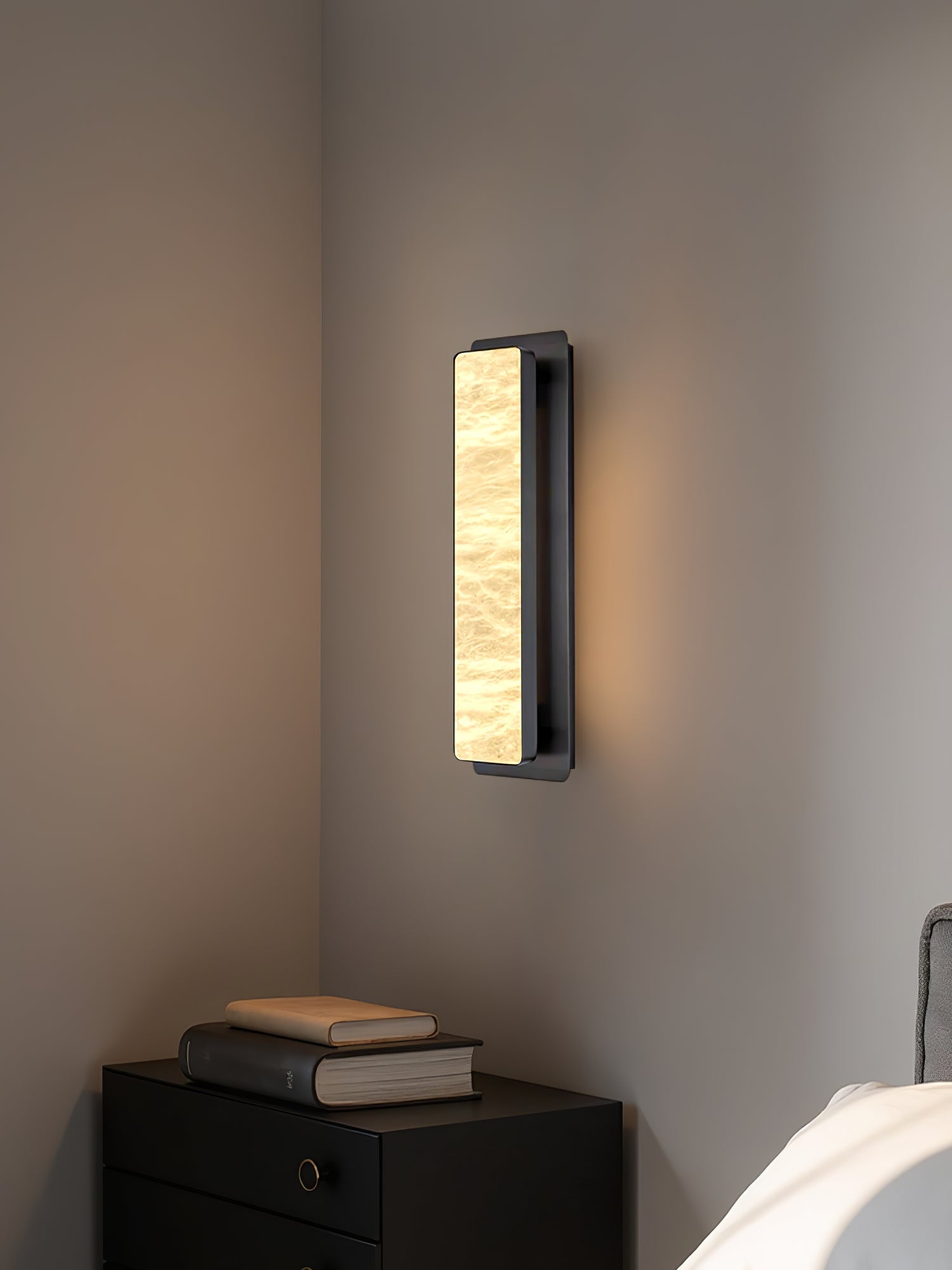 Ollore Linear Alabaster Wall Light-Neutral Decor