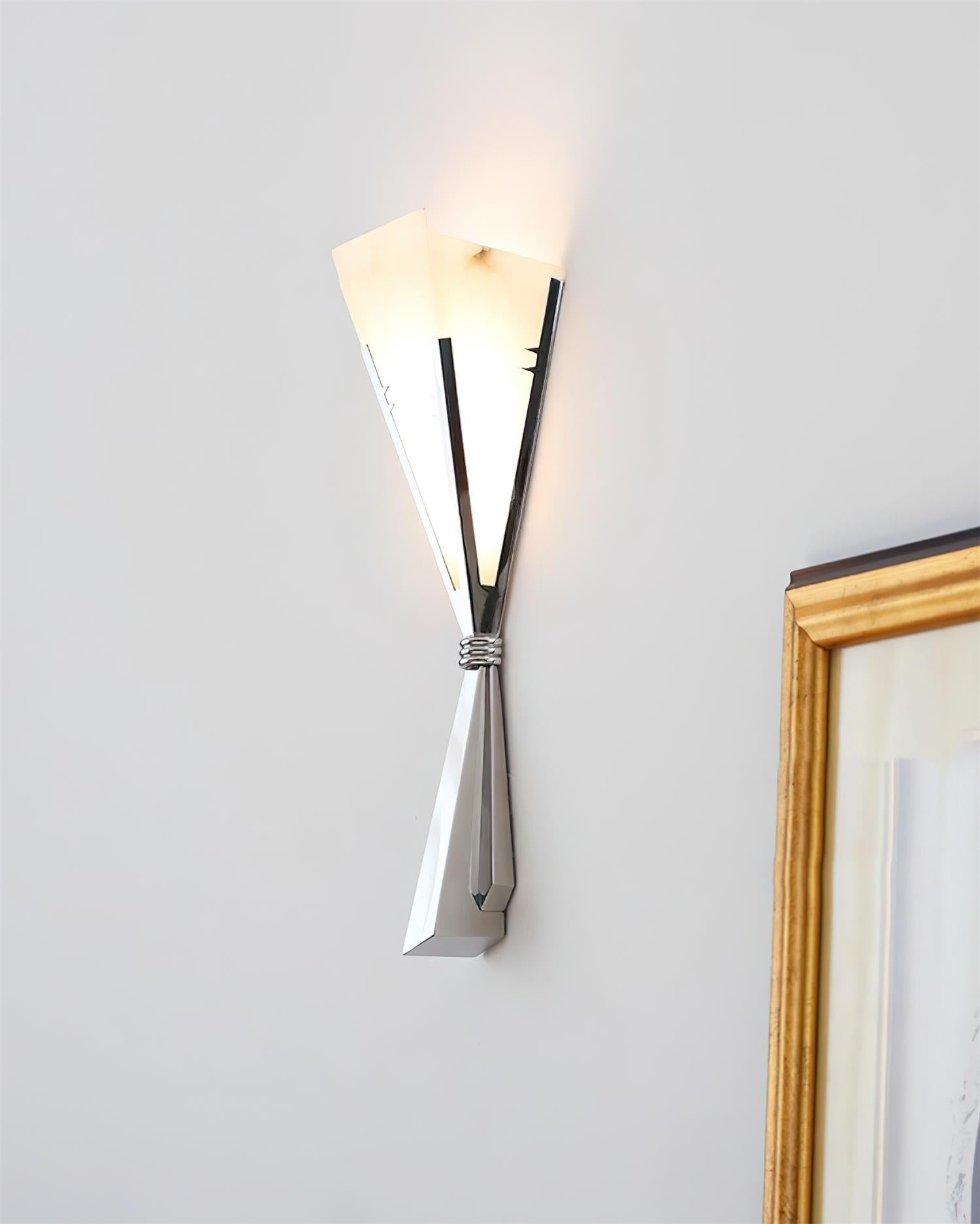 Isolde Wall Lamp