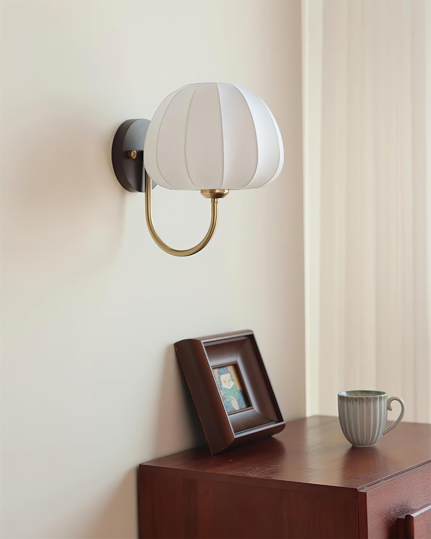 Pearl Wall Lamp