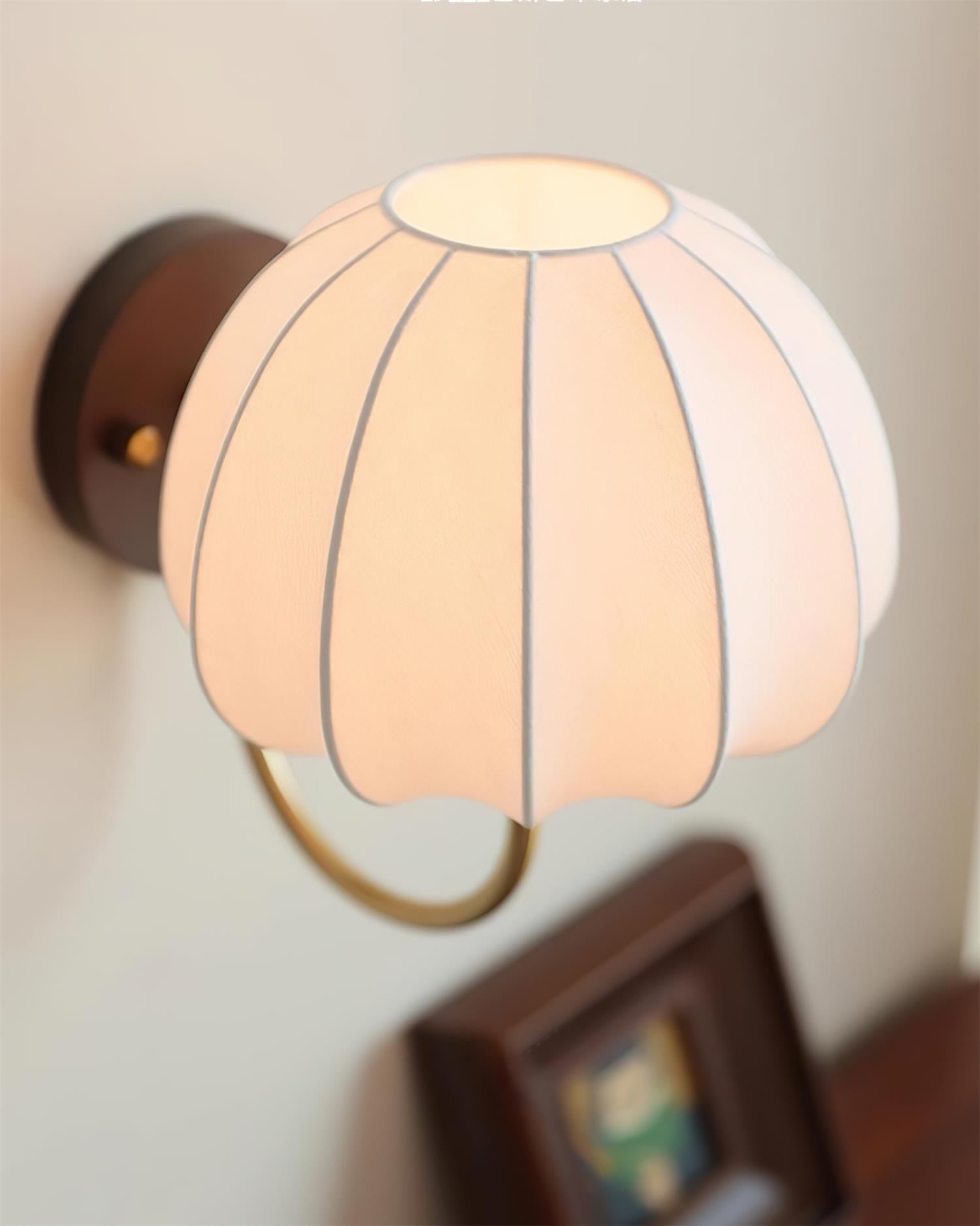 Pearl Wall Lamp