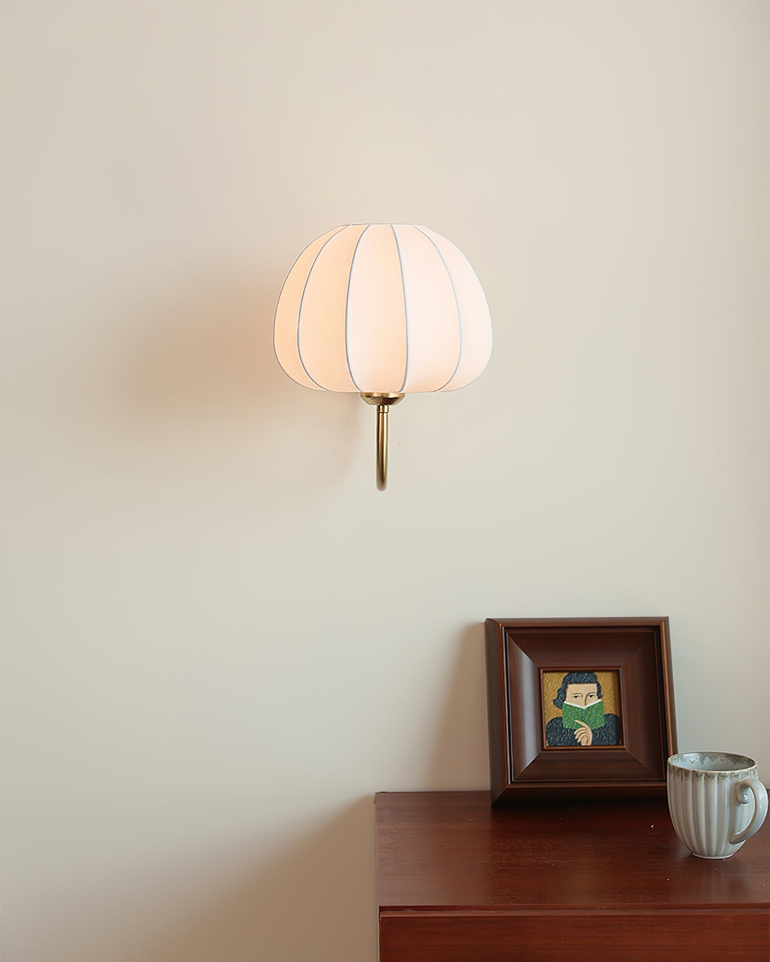 Pearl Wall Lamp