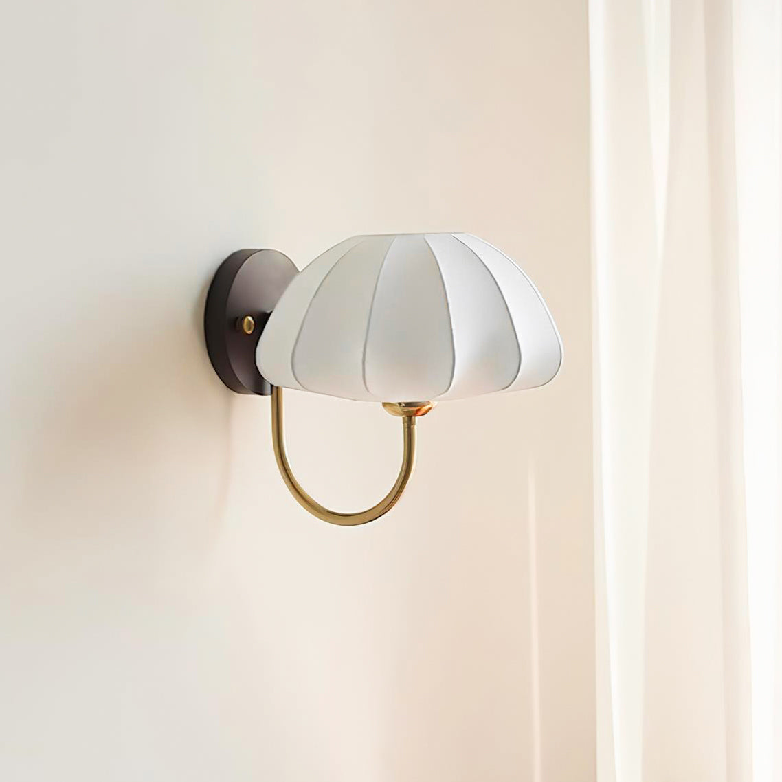 Pearl Wall Lamp