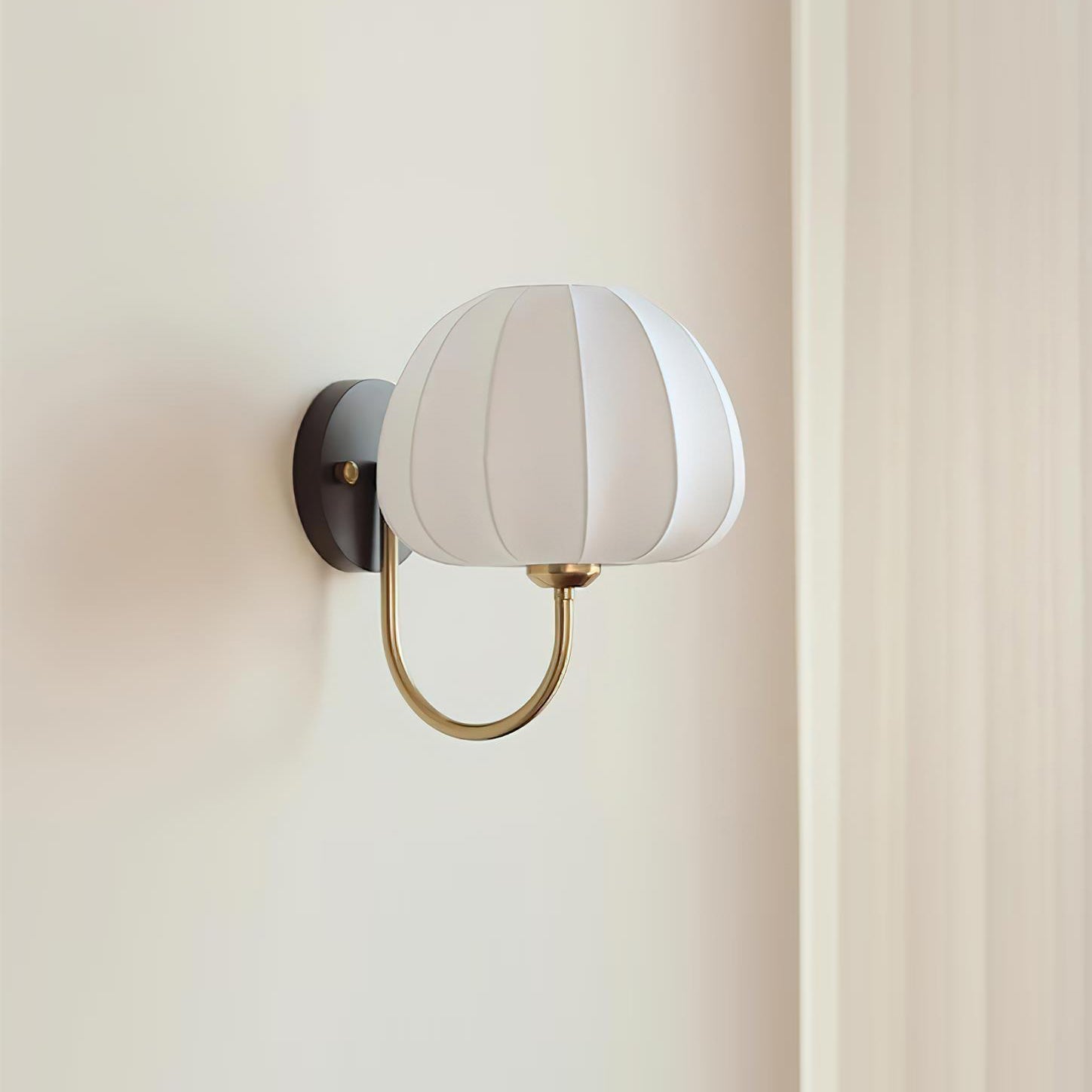 Pearl Wall Lamp