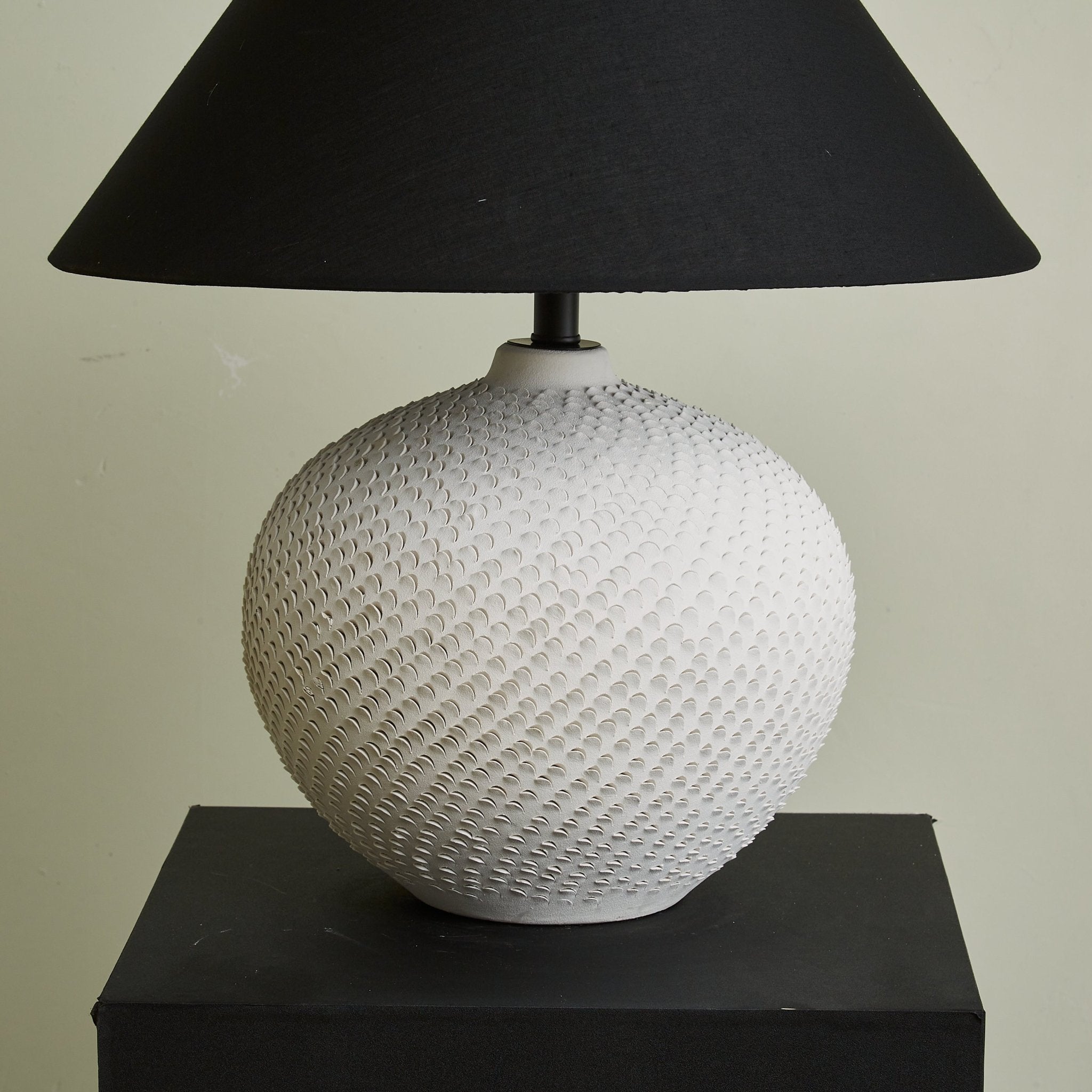 Vibe Minimalist Ceramics Table Lamp-Neutral Decor