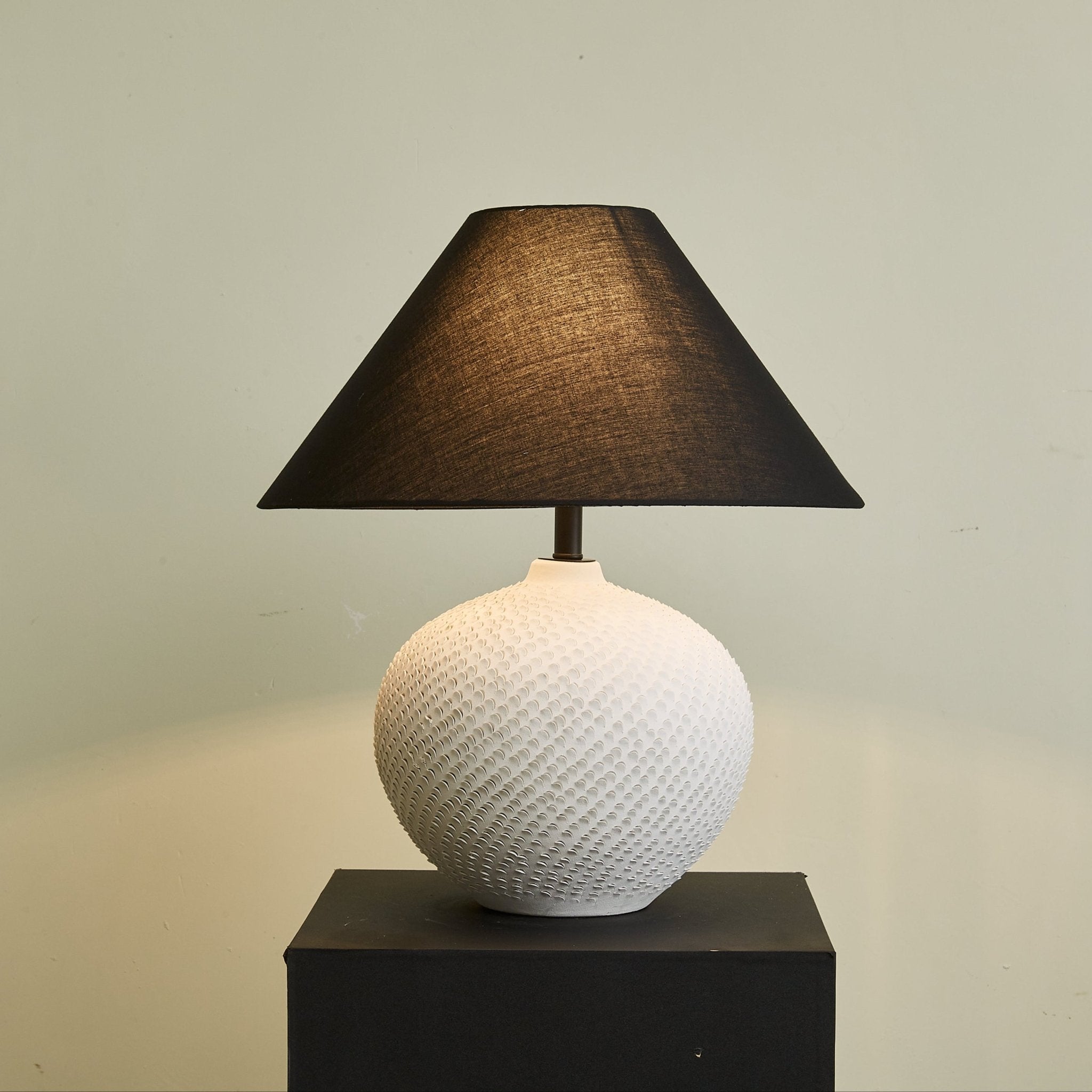 Vibe Minimalist Ceramics Table Lamp-Neutral Decor