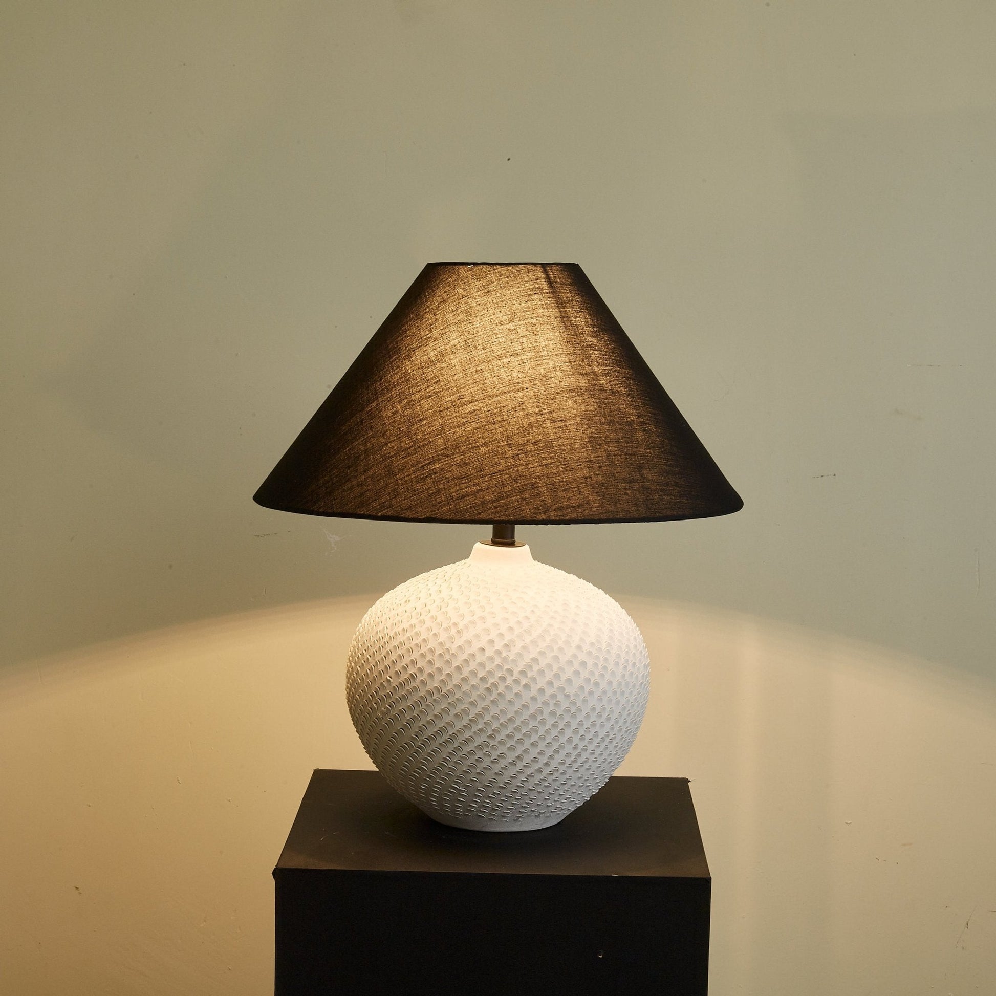 Vibe Minimalist Ceramics Table Lamp-Neutral Decor