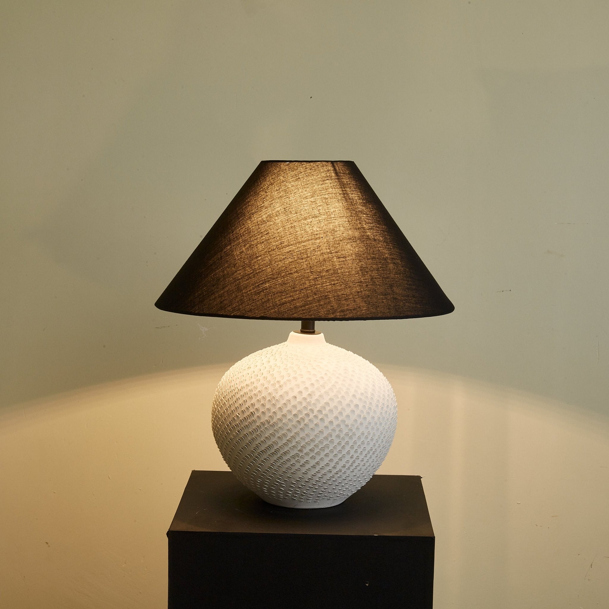 Vibe Minimalist Ceramics Table Lamp-Neutral Decor