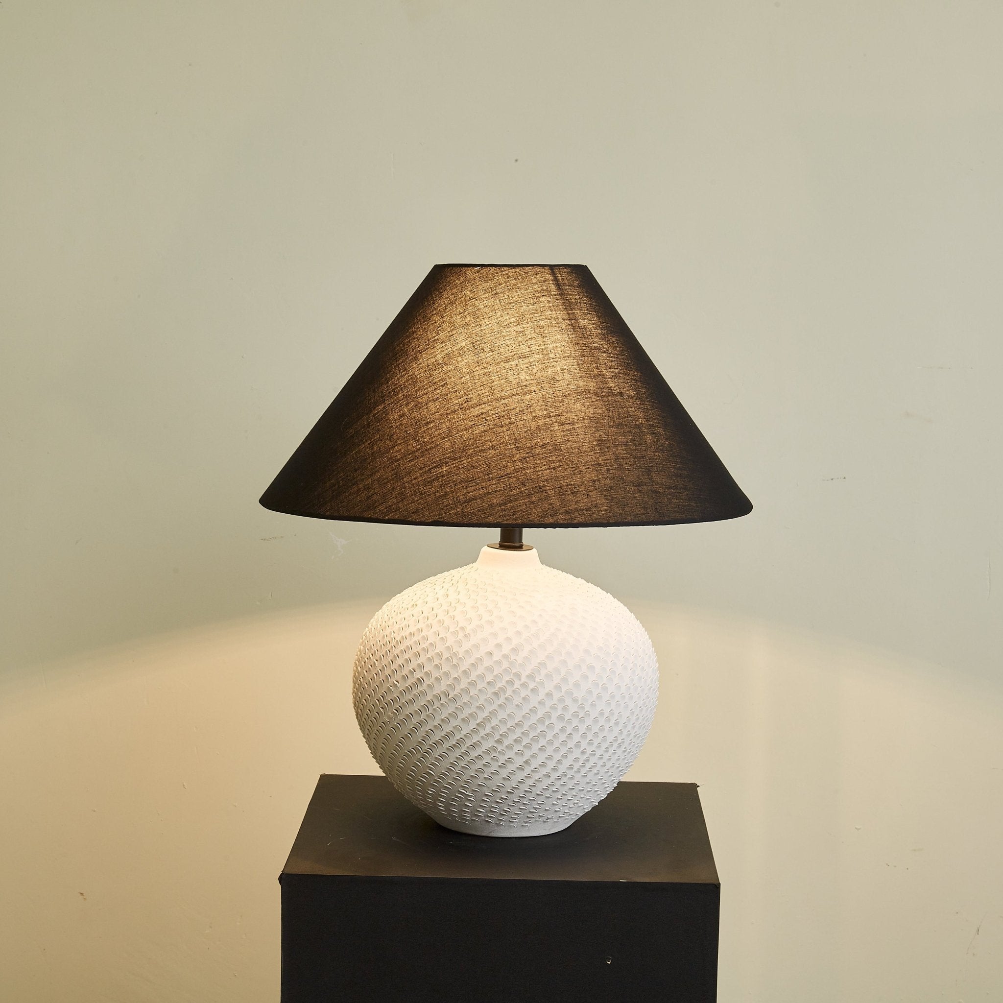 Vibe Minimalist Ceramics Table Lamp-Neutral Decor