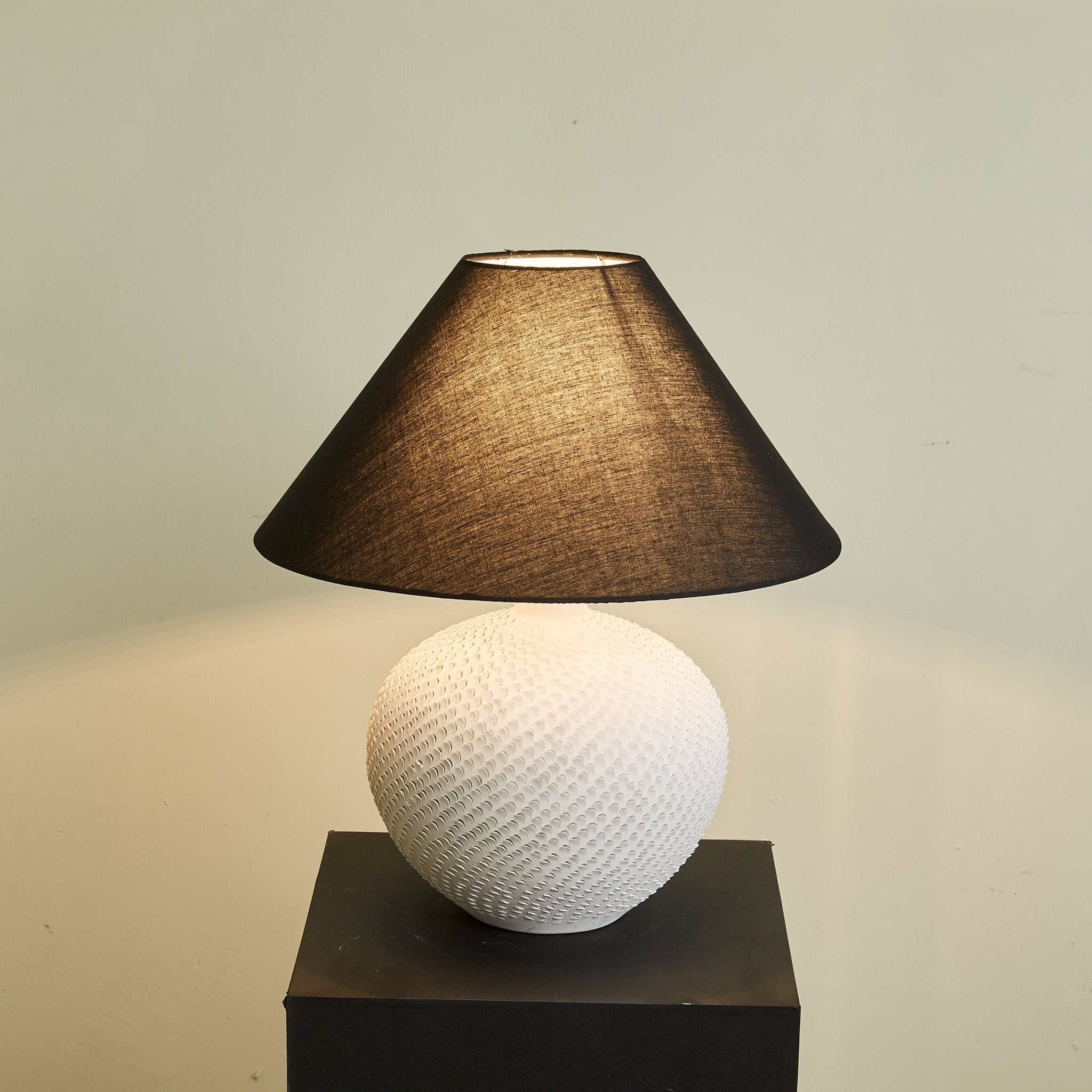 Vibe Minimalist Ceramics Table Lamp-Neutral Decor