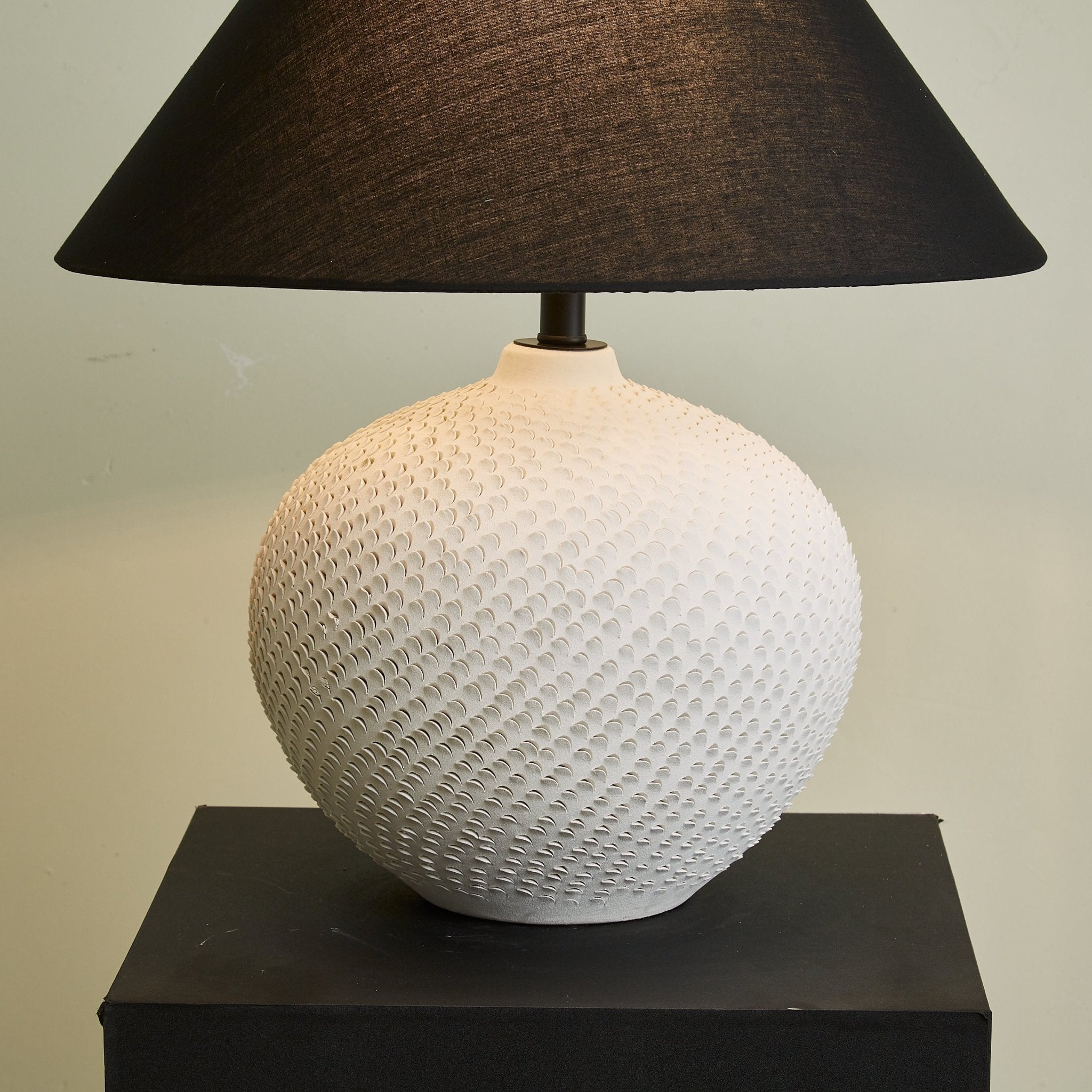 Vibe Minimalist Ceramics Table Lamp-Neutral Decor