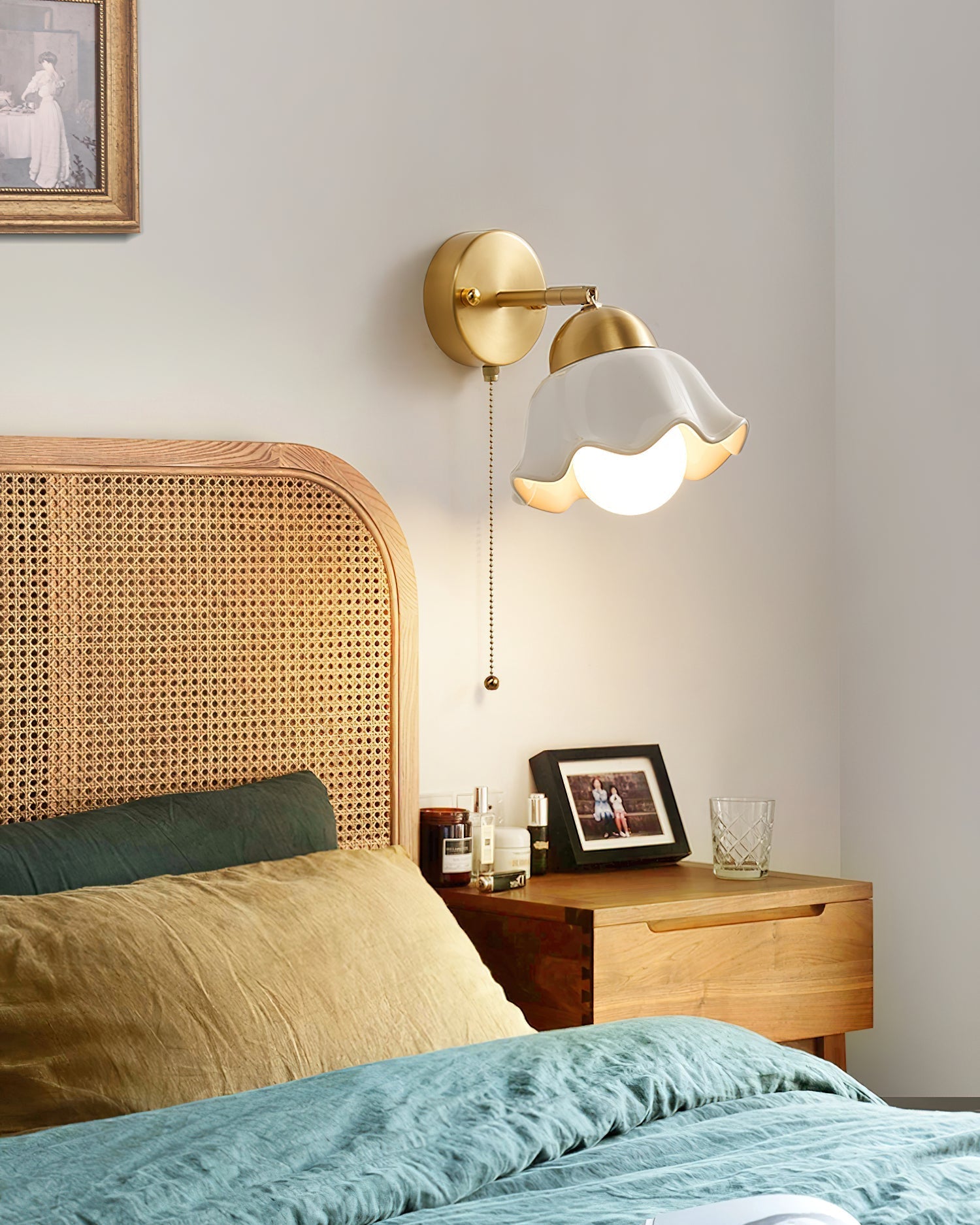 Wall Lamp Brass and Ceramic Wavy Shade Globe Accent Retro Artistic