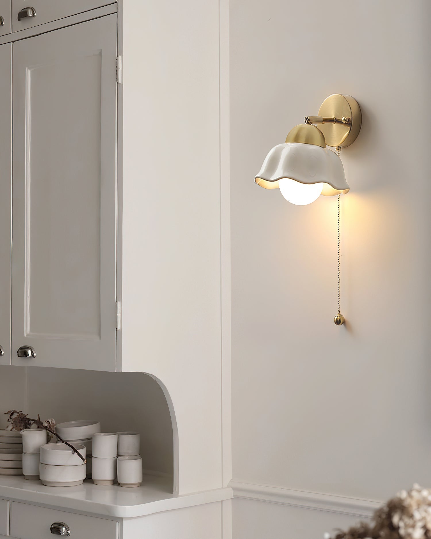 Wall Lamp Brass and Ceramic Wavy Shade Globe Accent Retro Artistic