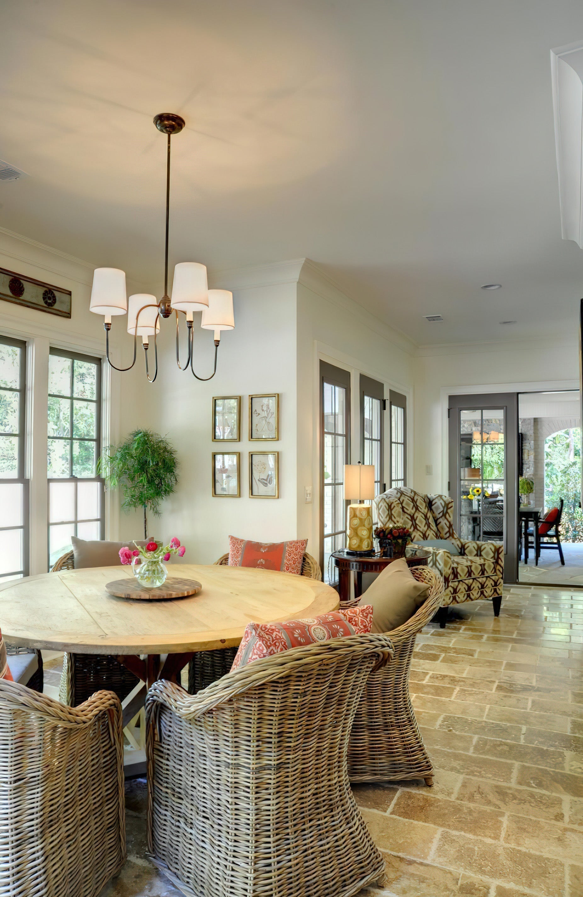 Vivienne Chandelier