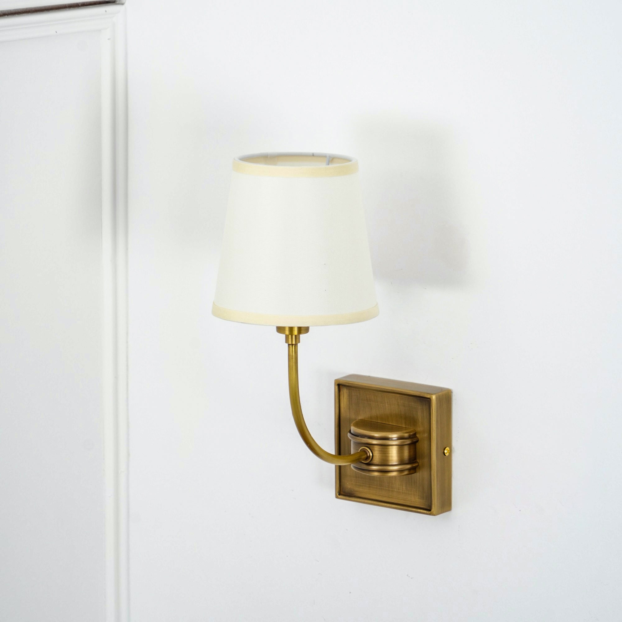 Amelie Wall Lamp