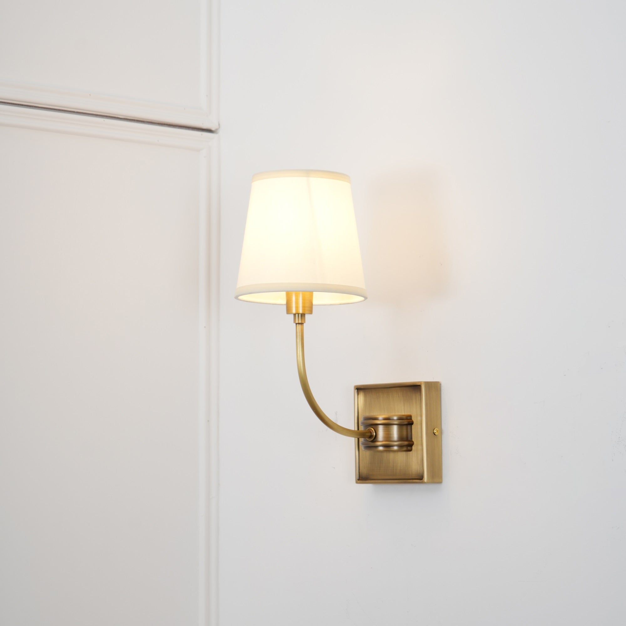 Amelie Wall Lamp