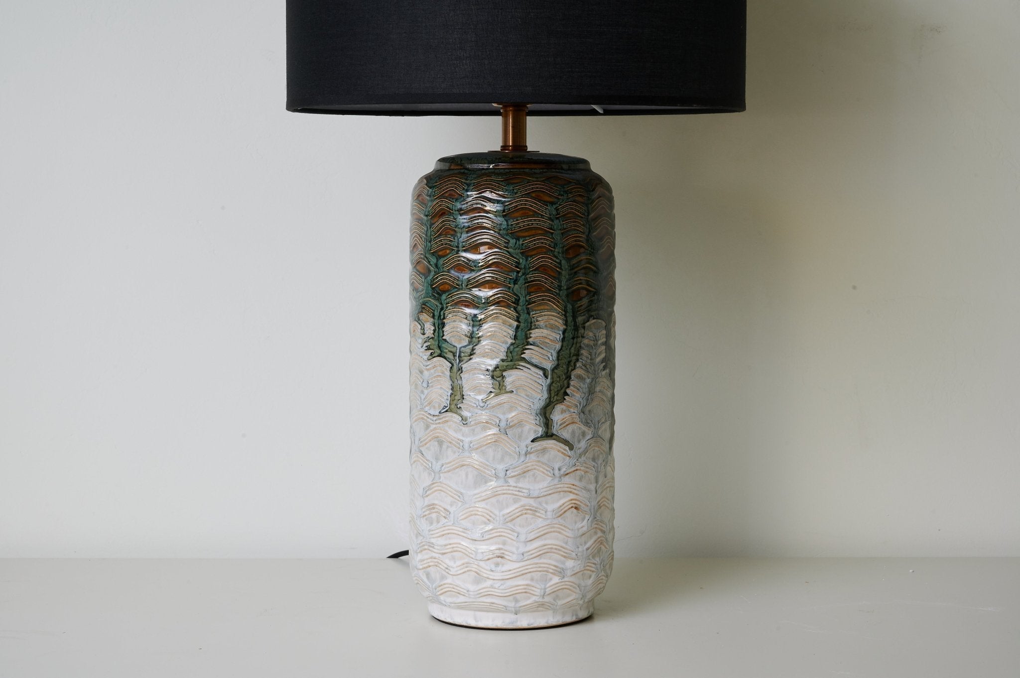 Ainsley Modern CeramicTable Lamp-Neutral Decor