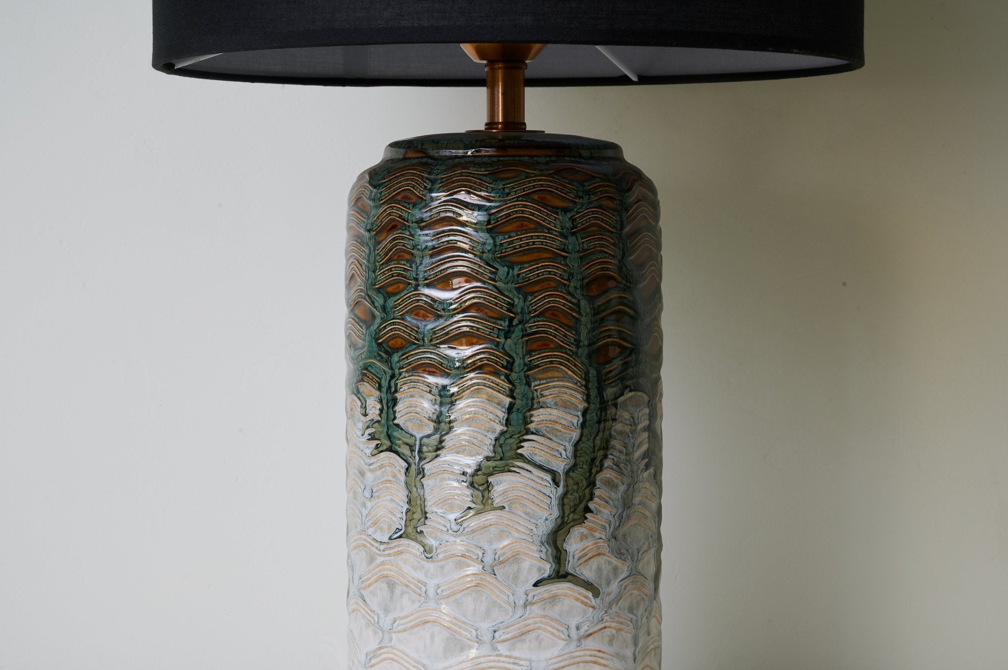 Ainsley Modern CeramicTable Lamp-Neutral Decor