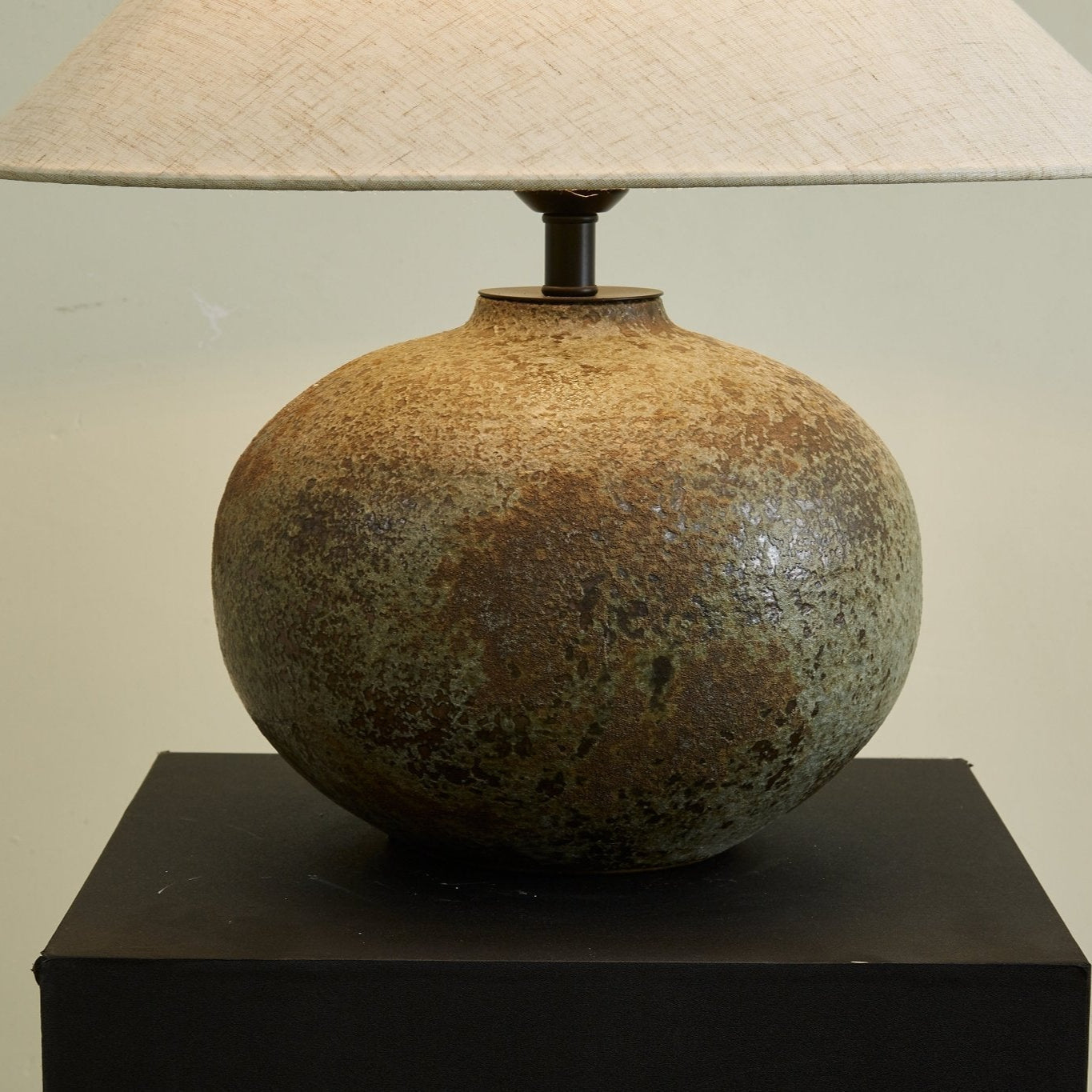 Faye Modern Ceramics Table Lamp-Neutral Decor